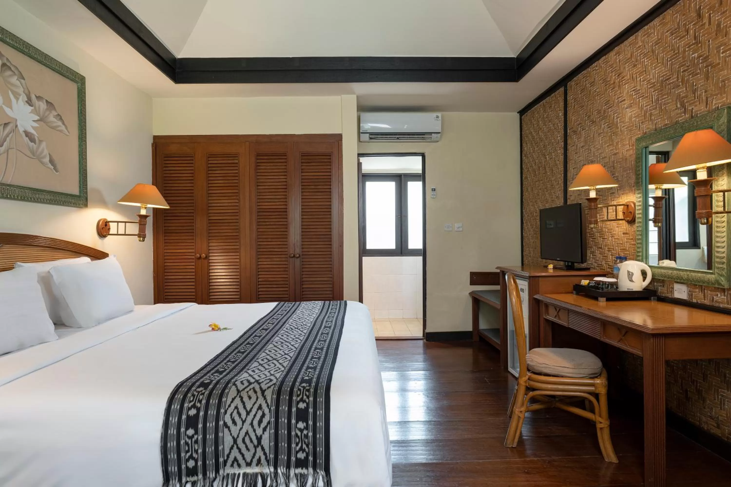 Bed in Merumatta Senggigi Lombok