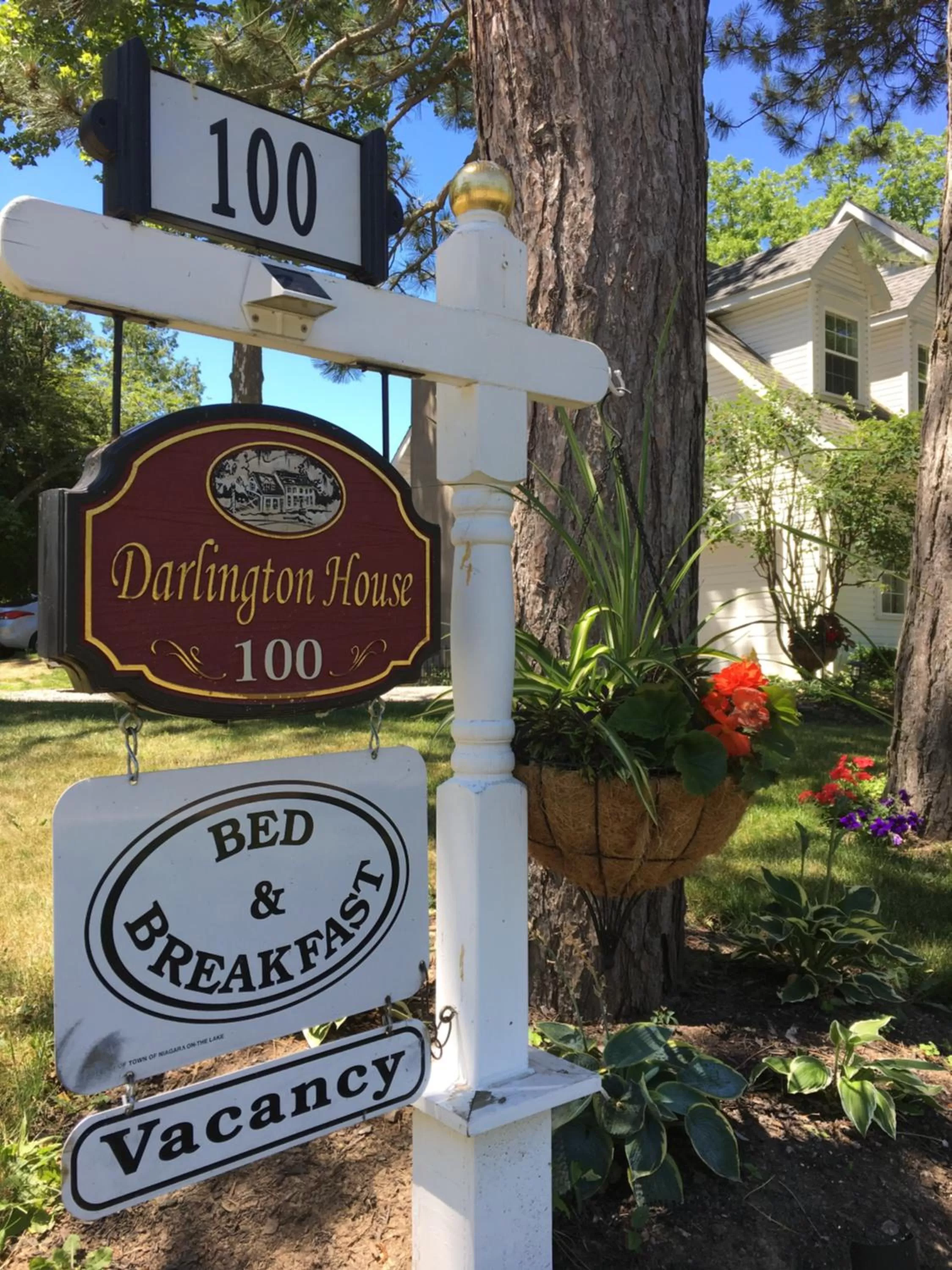Property building in Darlington House Bed and Breakfast