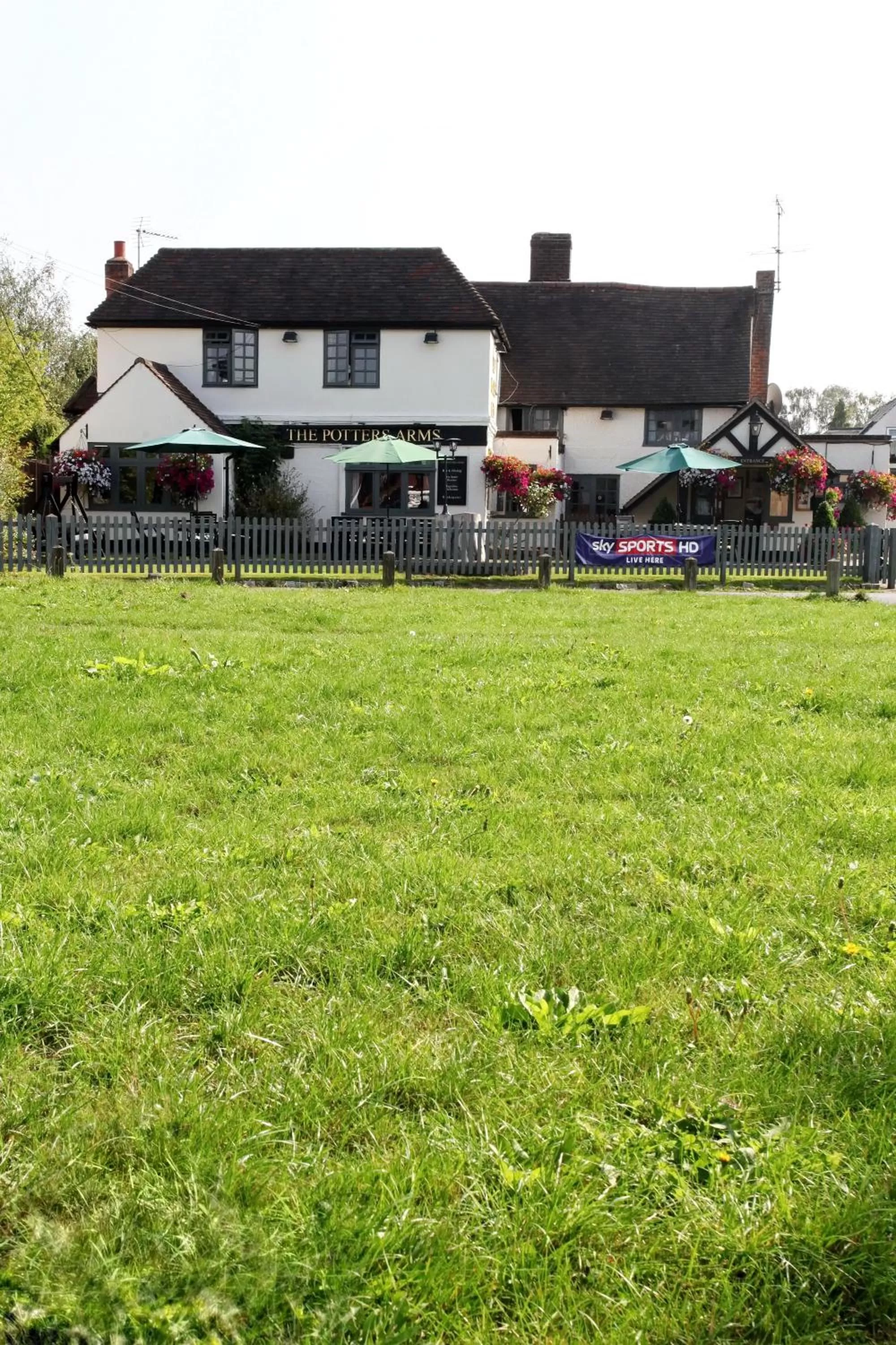 Garden in The Potters Arms
