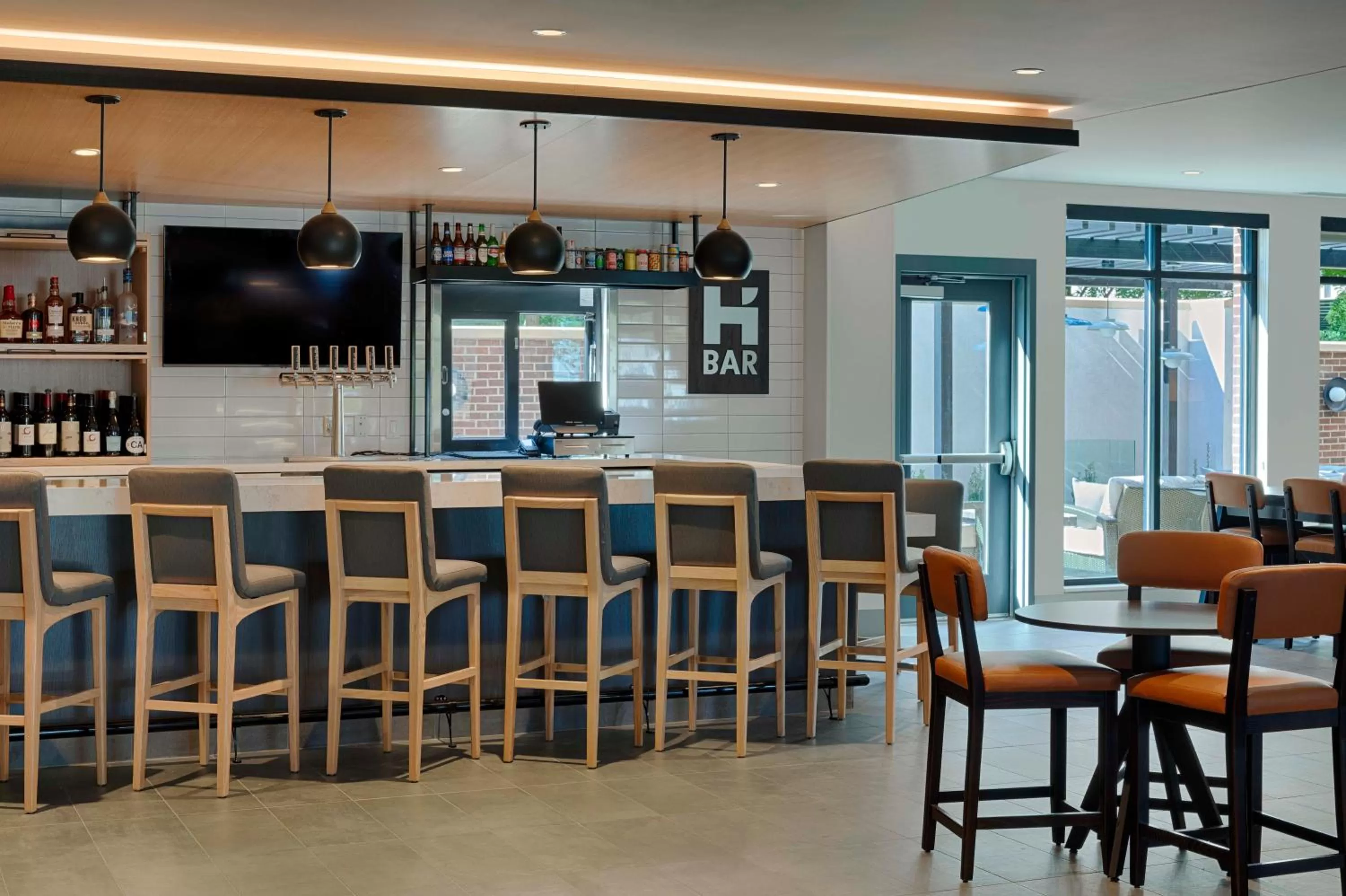 Restaurant/places to eat in Hyatt House Columbus OSU Short North