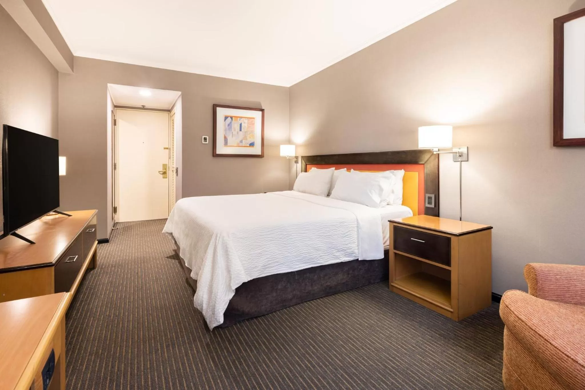 Photo of the whole room, Bed in Holiday Inn Express Puerto Madero by IHG