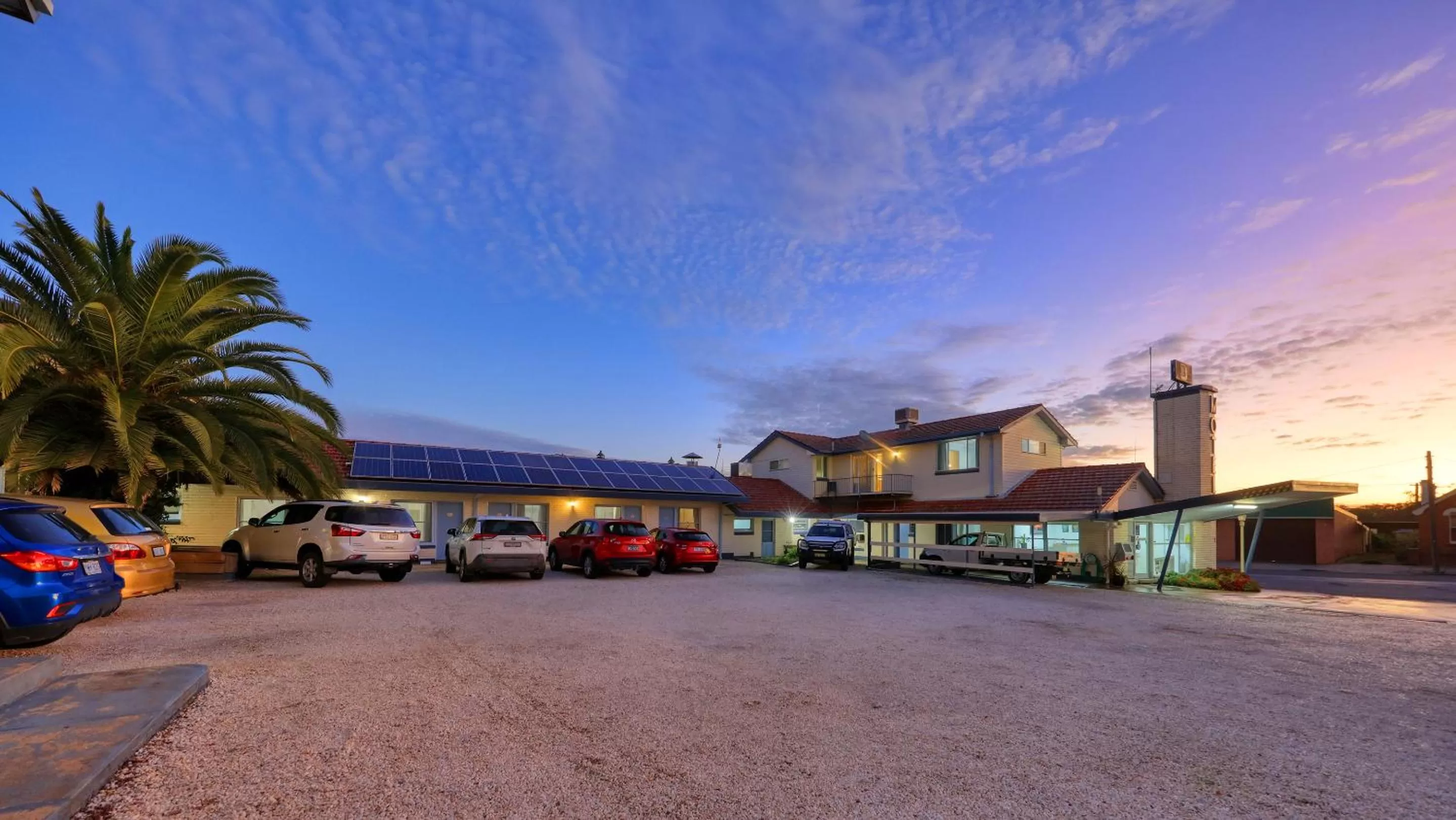 Property building in Cowra Motor Inn