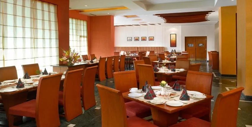 Restaurant/places to eat in Hotel Hindusthan International, Varanasi