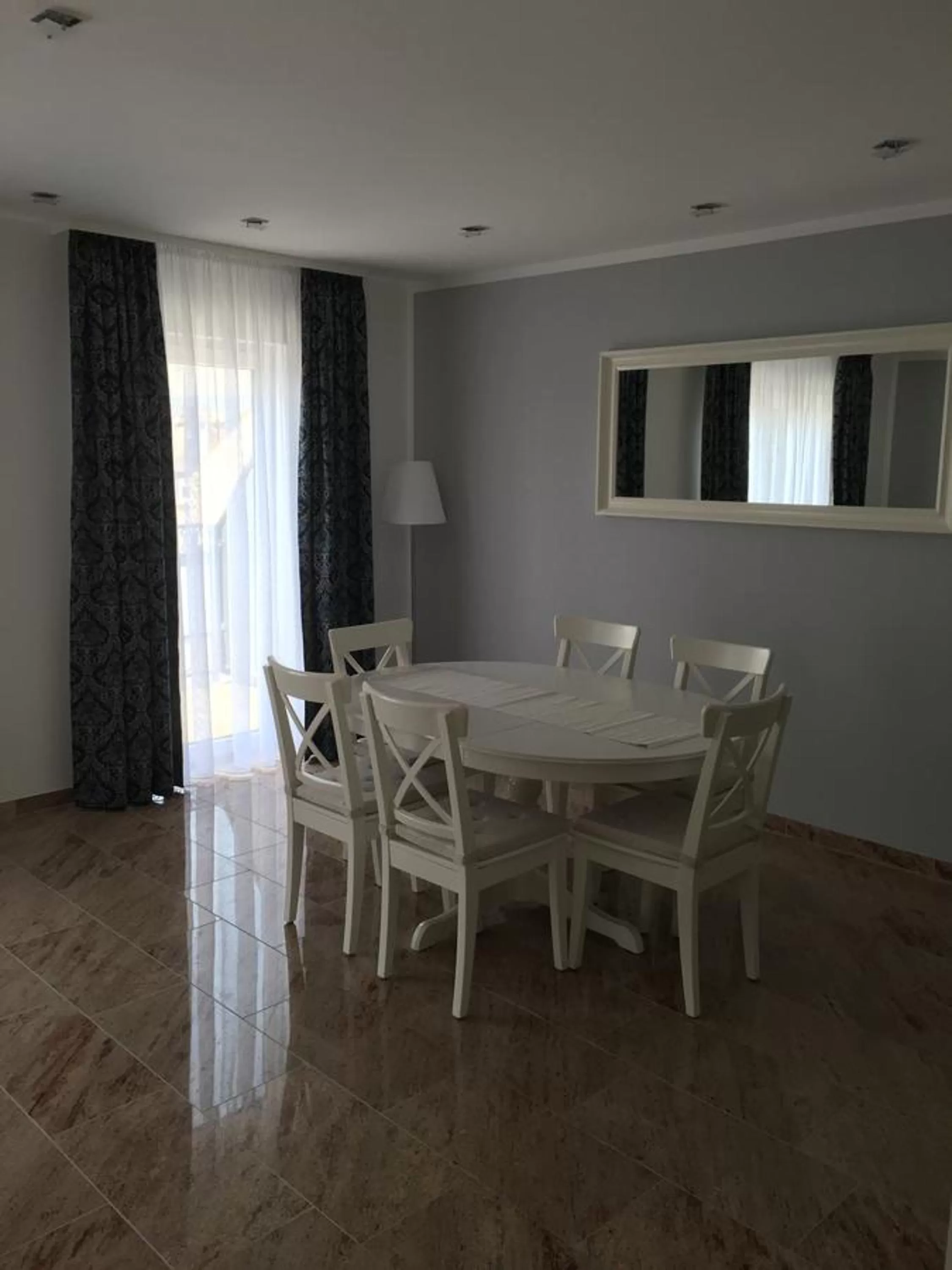 Property building in Merkel Villa Apartamente