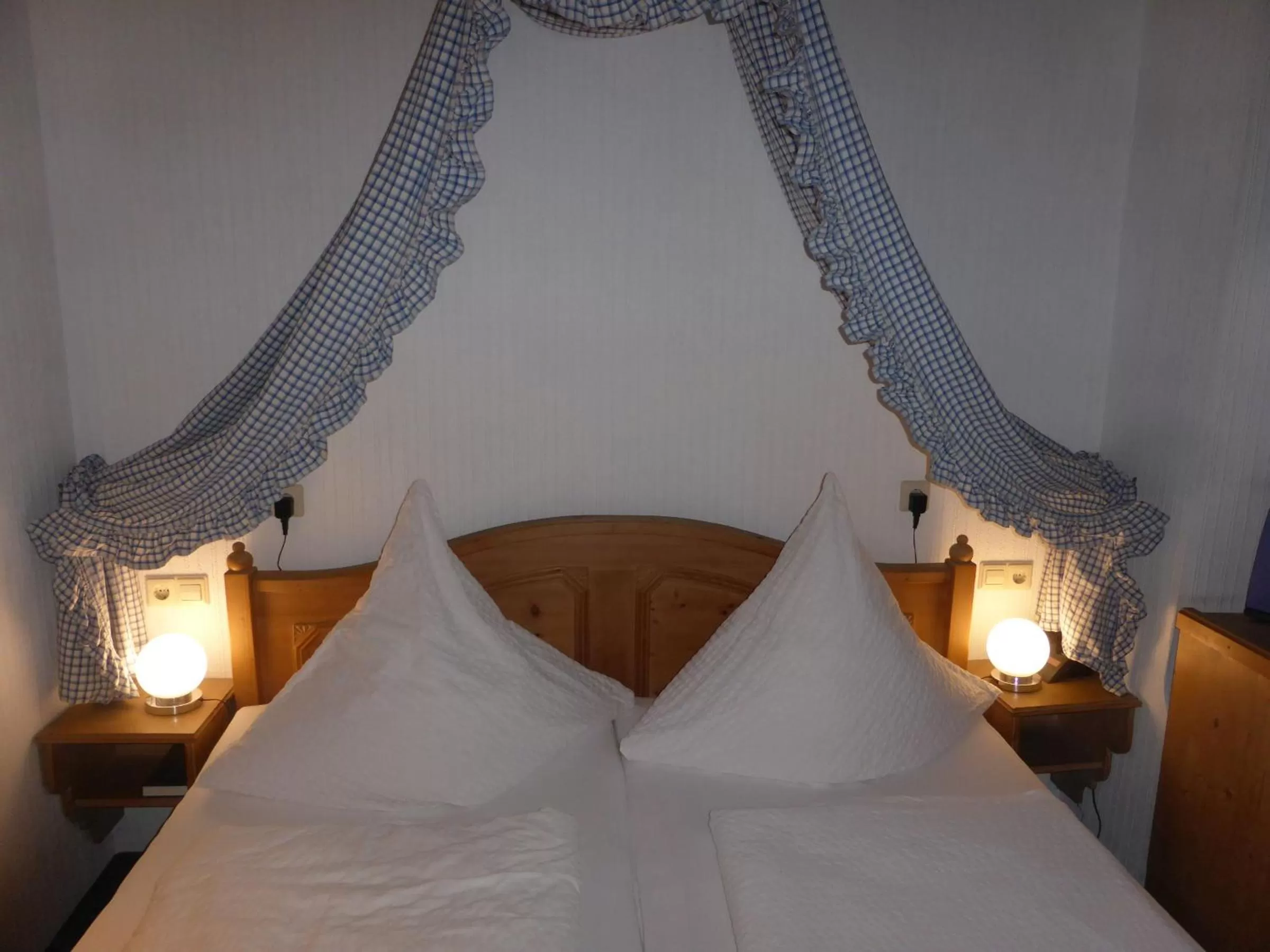 Bed in Gasthaus Storchen Hellas