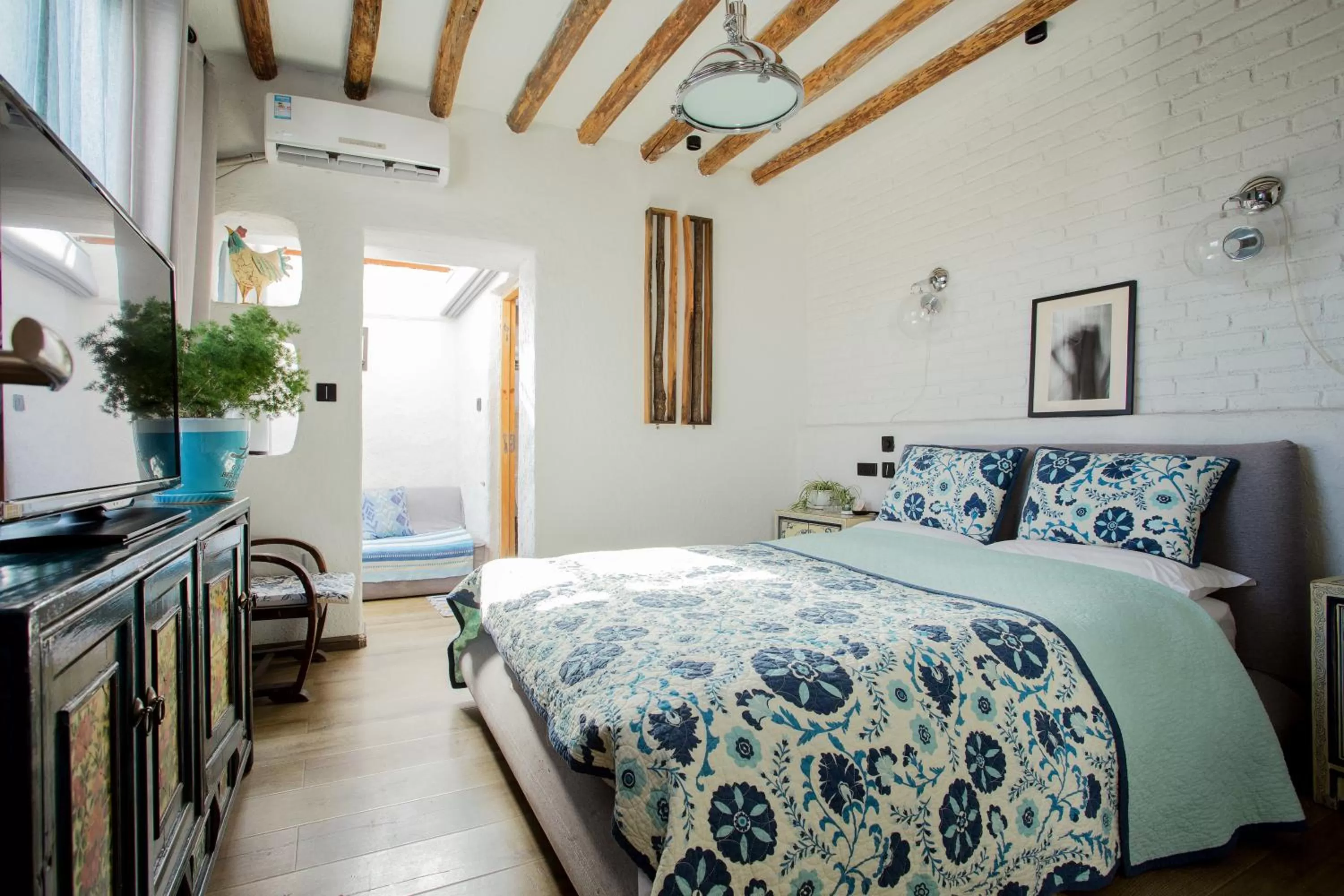 Bedroom, Bed in Hidden Hotel