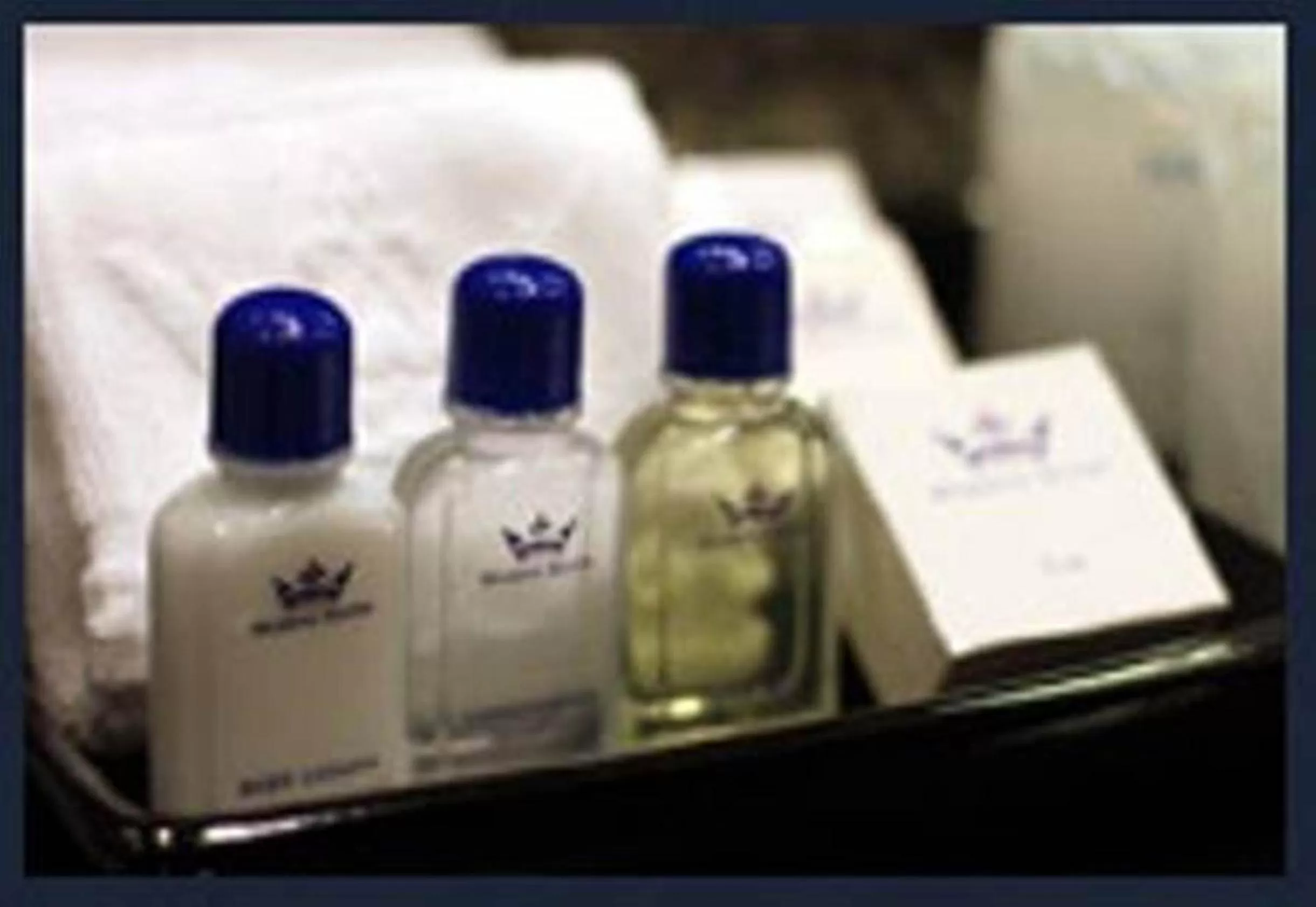 Bathroom in Majestic Suites Hotel