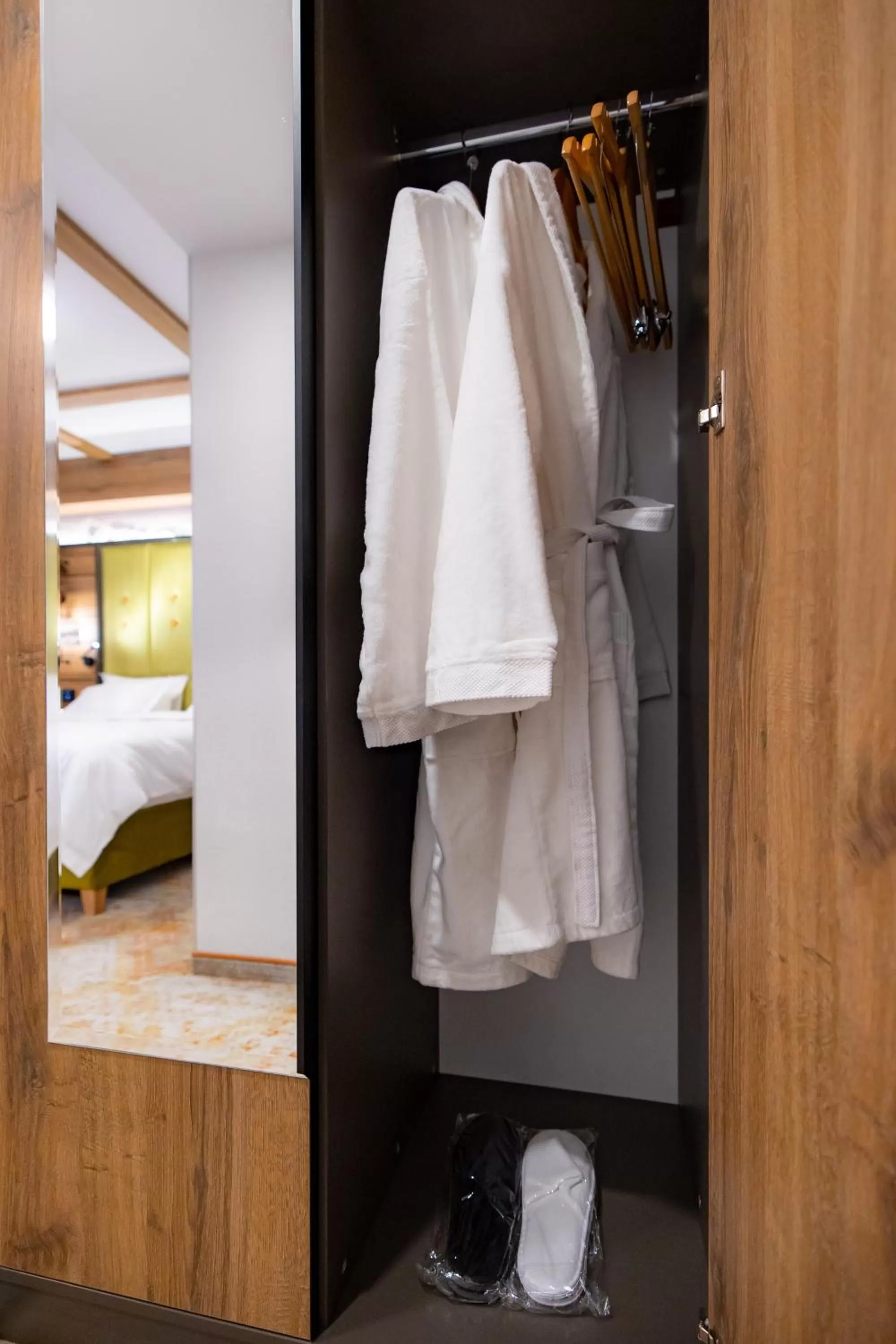 Bedroom, Bathroom in Hotel Belmont