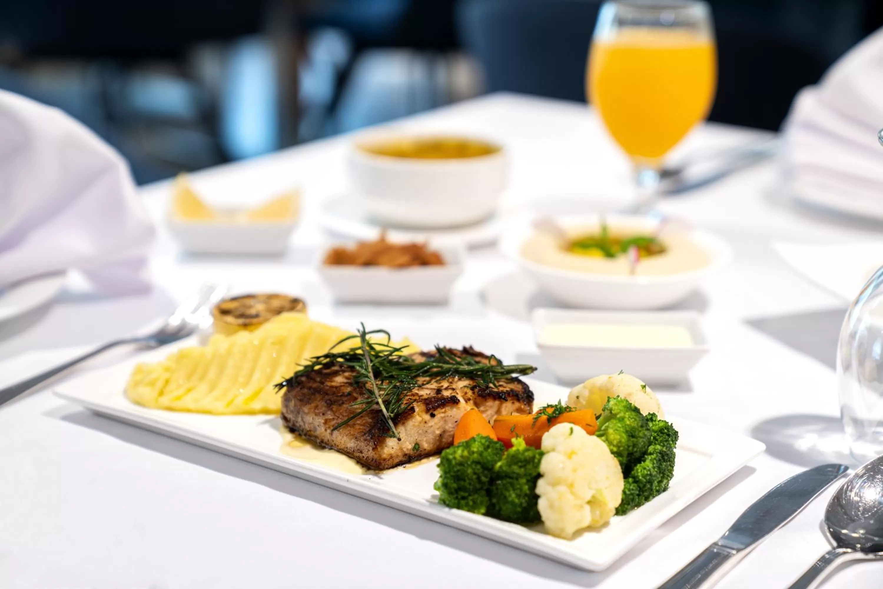 Restaurant/places to eat in Jouri a Murwab hotel Doha