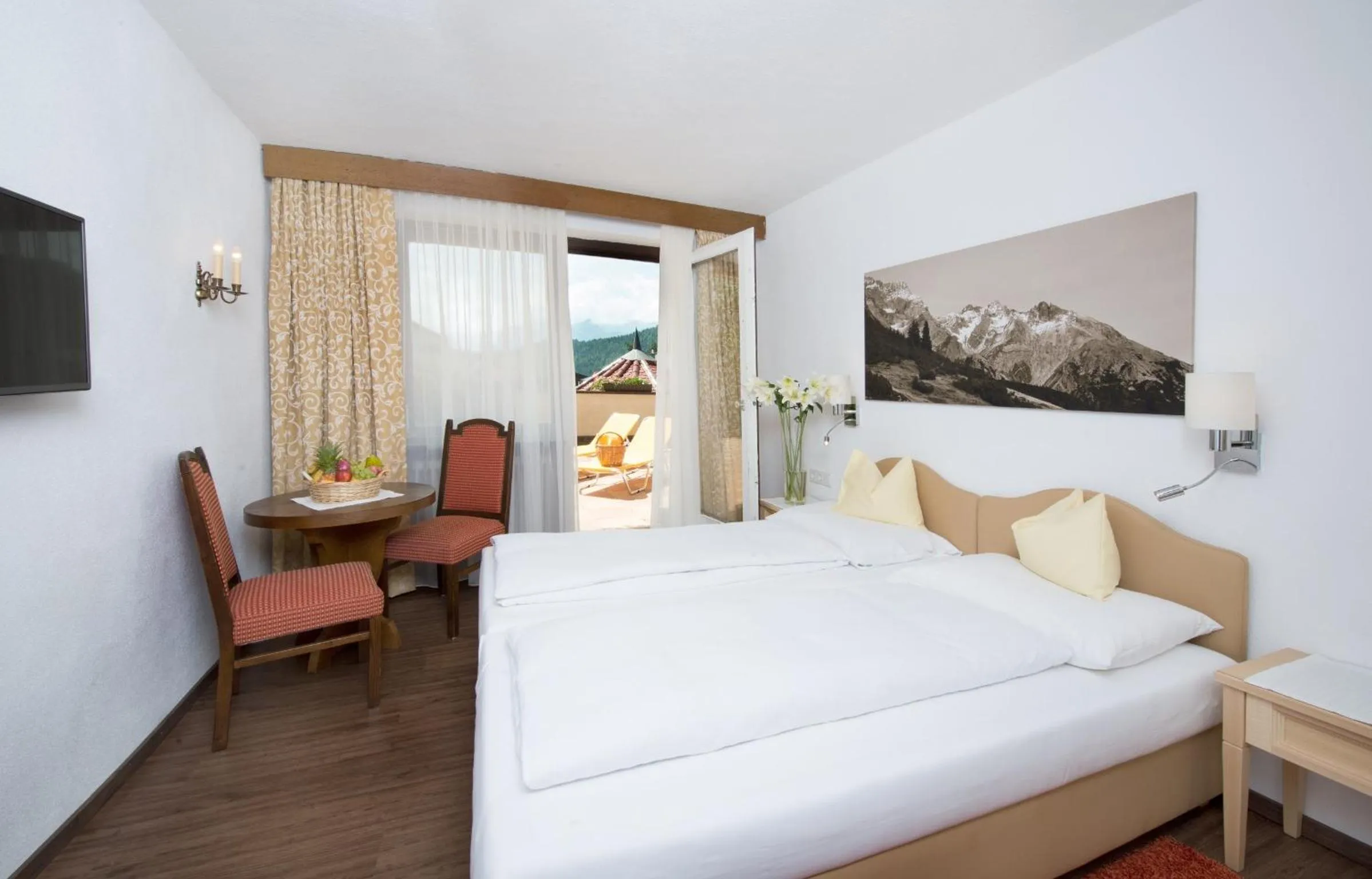 Photo of the whole room, Bed in Wellnesshotel Schönruh - Adults only