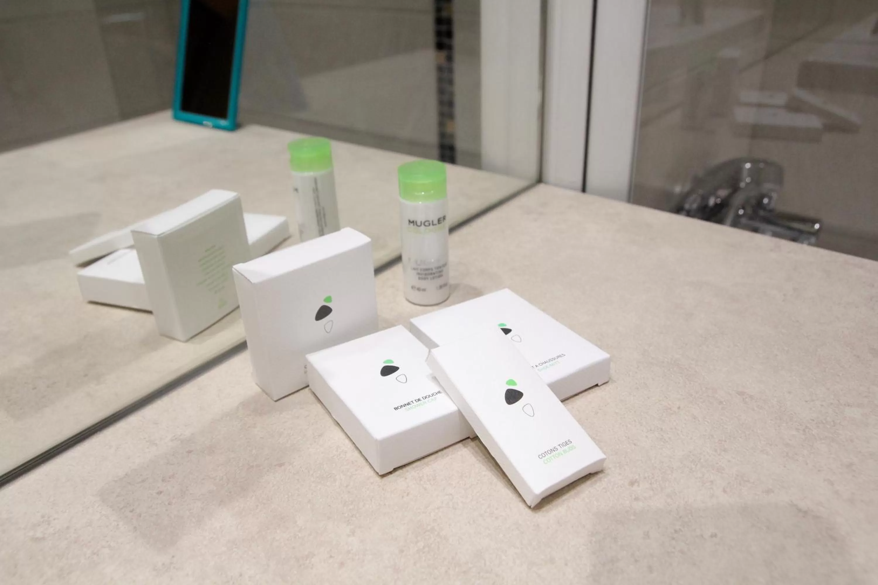 Bathroom in Best Western Plus Hôtel Escapade Senlis