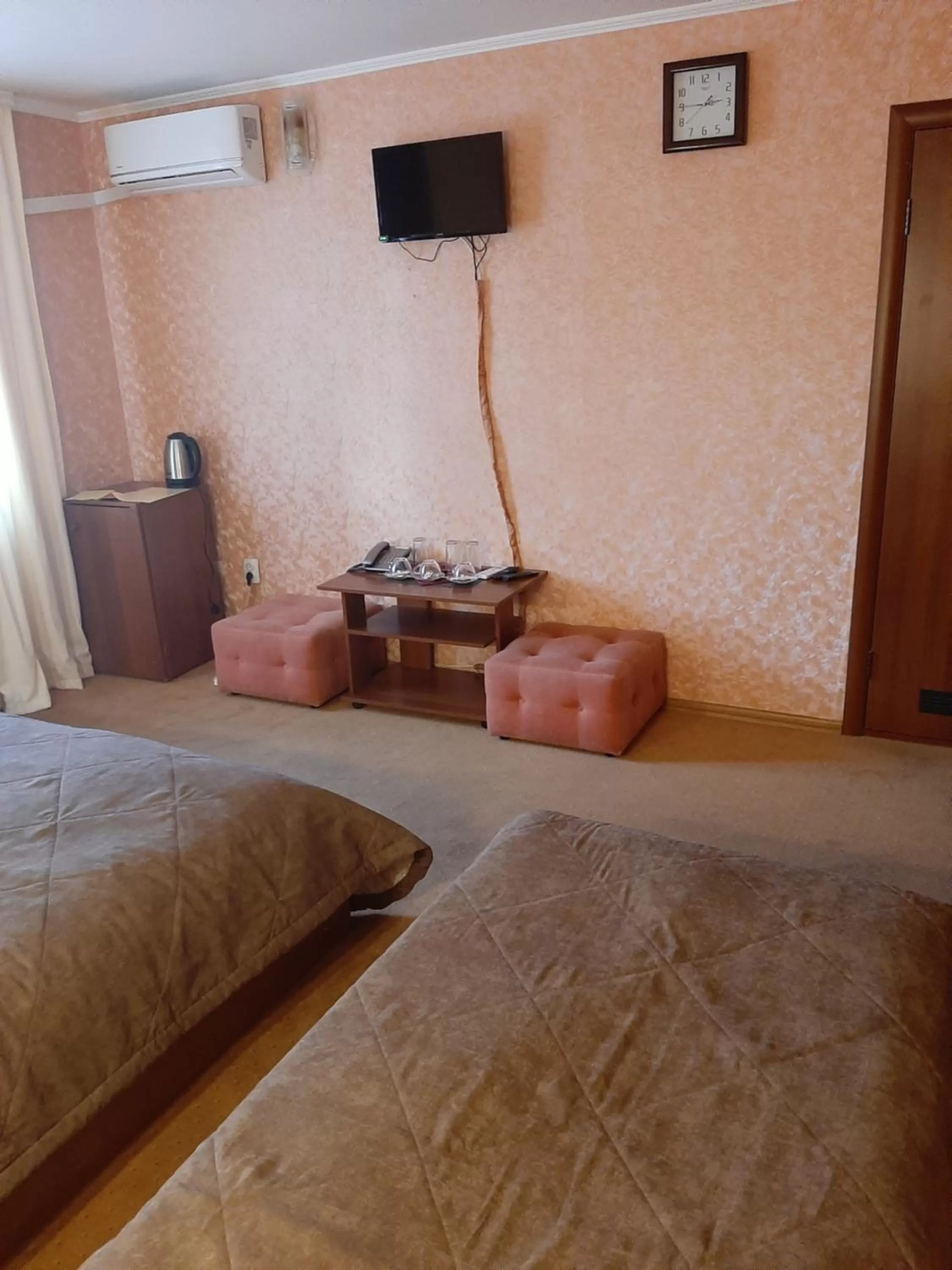 Photo of the whole room, Bed in Stara Vezha Hotel
