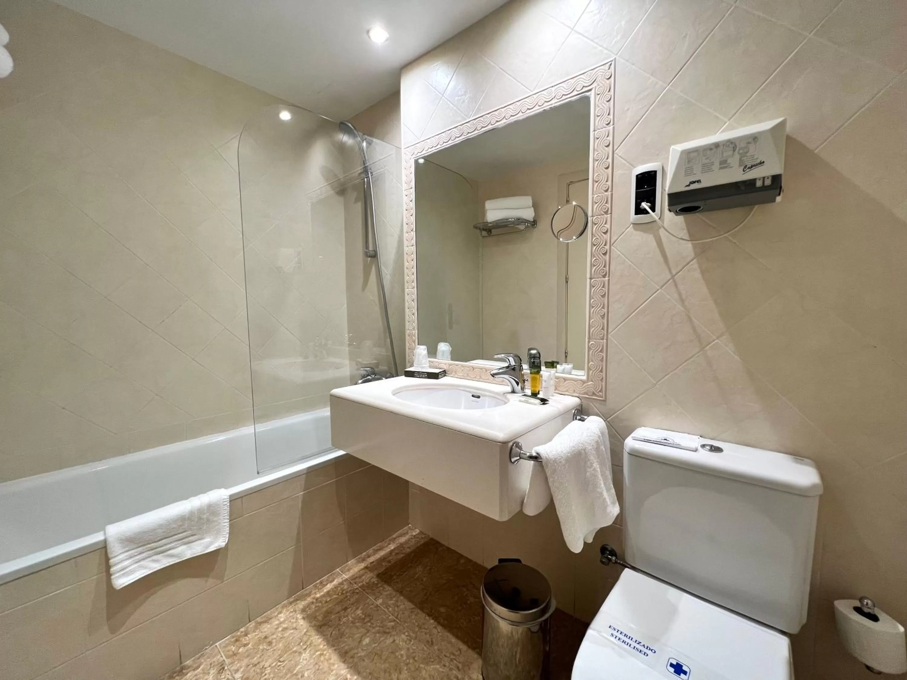 Bathroom in Hotel & SPA Bringué