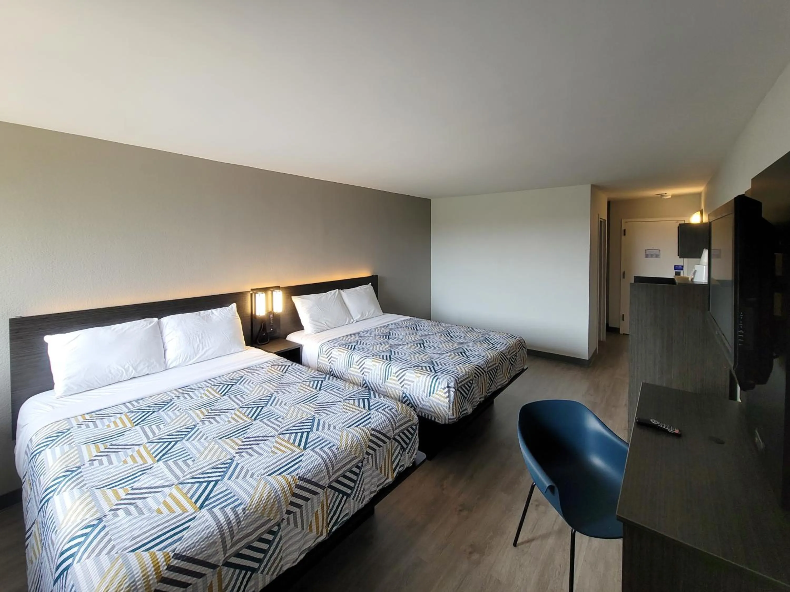 Bedroom, Bed in Motel 6 Jackson, TN