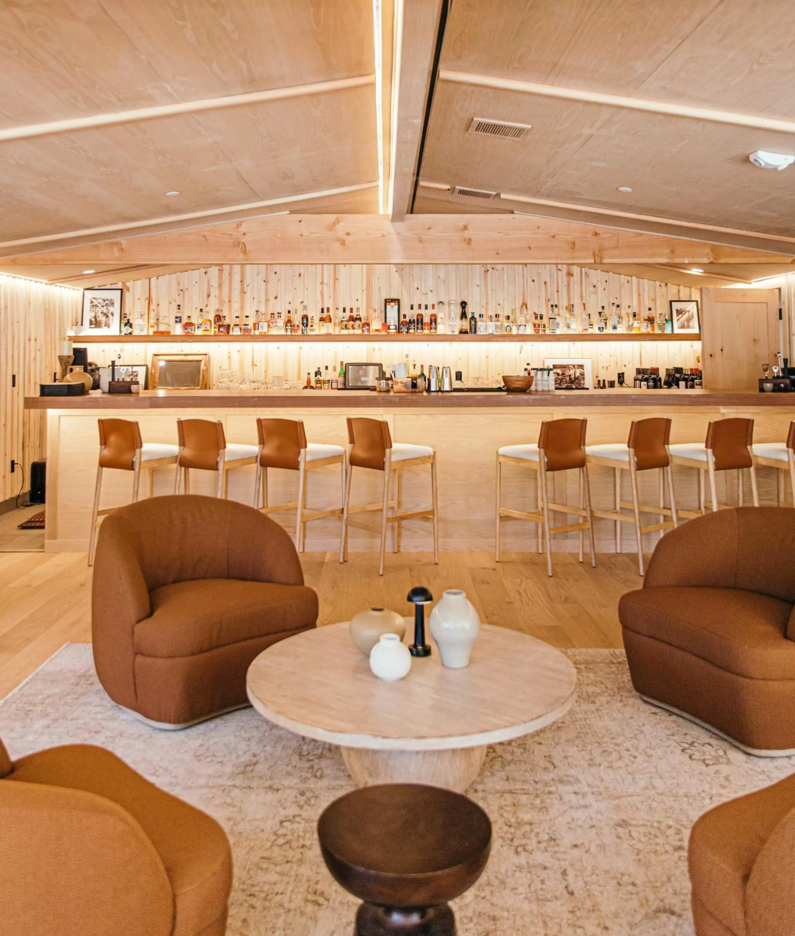 Lounge or bar in Calamigos Guest Ranch and Beach Club