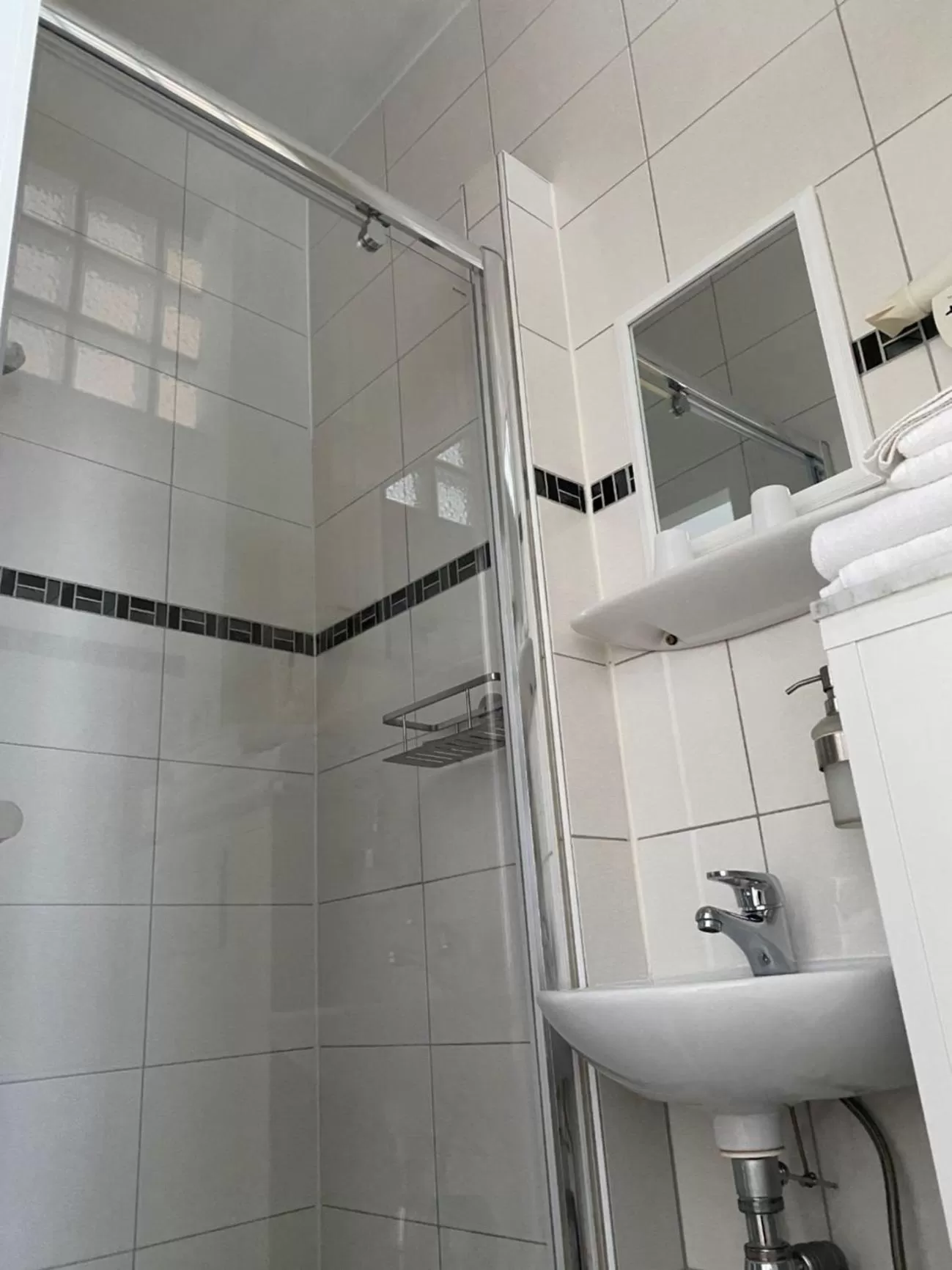 Bathroom in Hôtel Les Acteurs