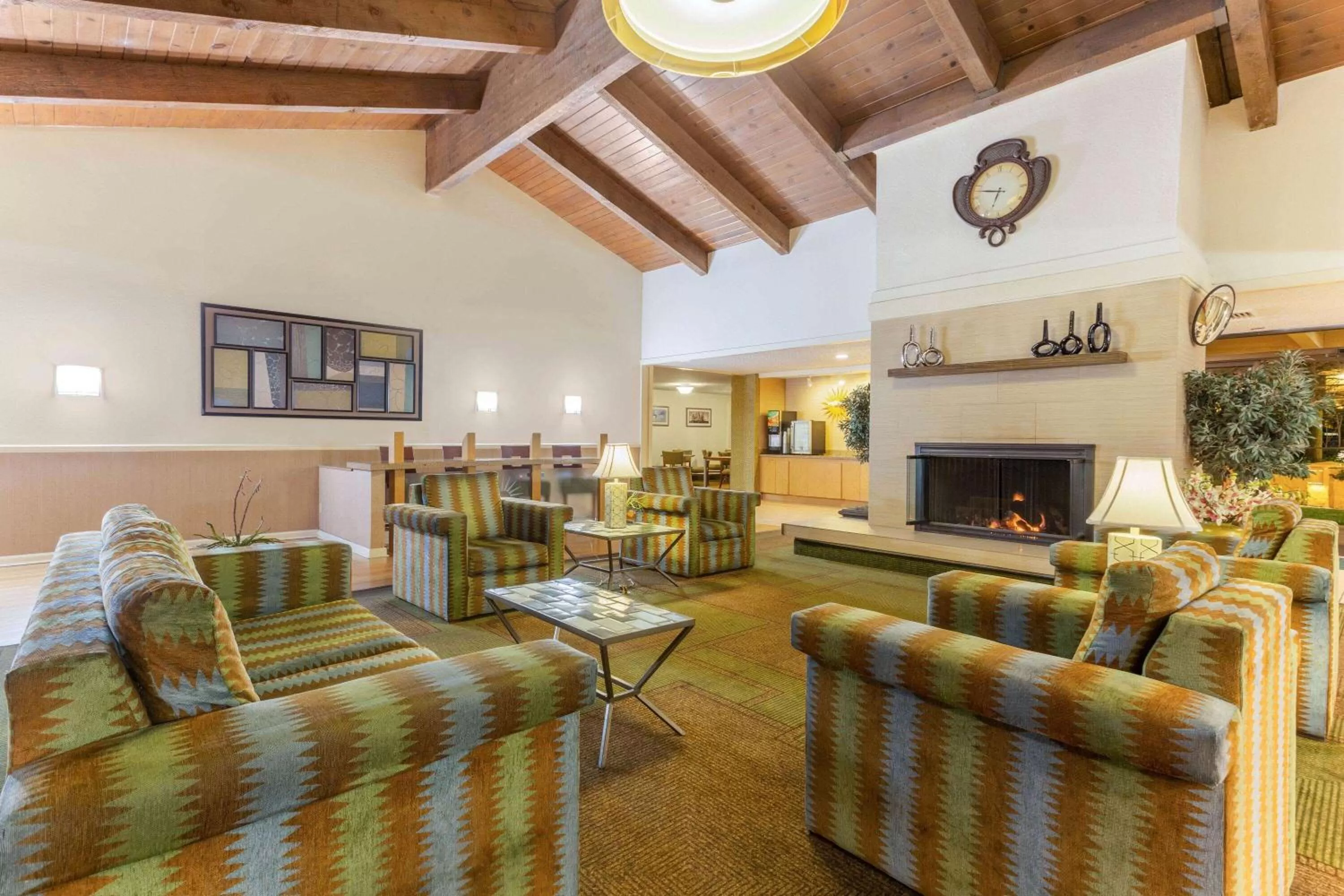 Lobby or reception in La Quinta by Wyndham Redding
