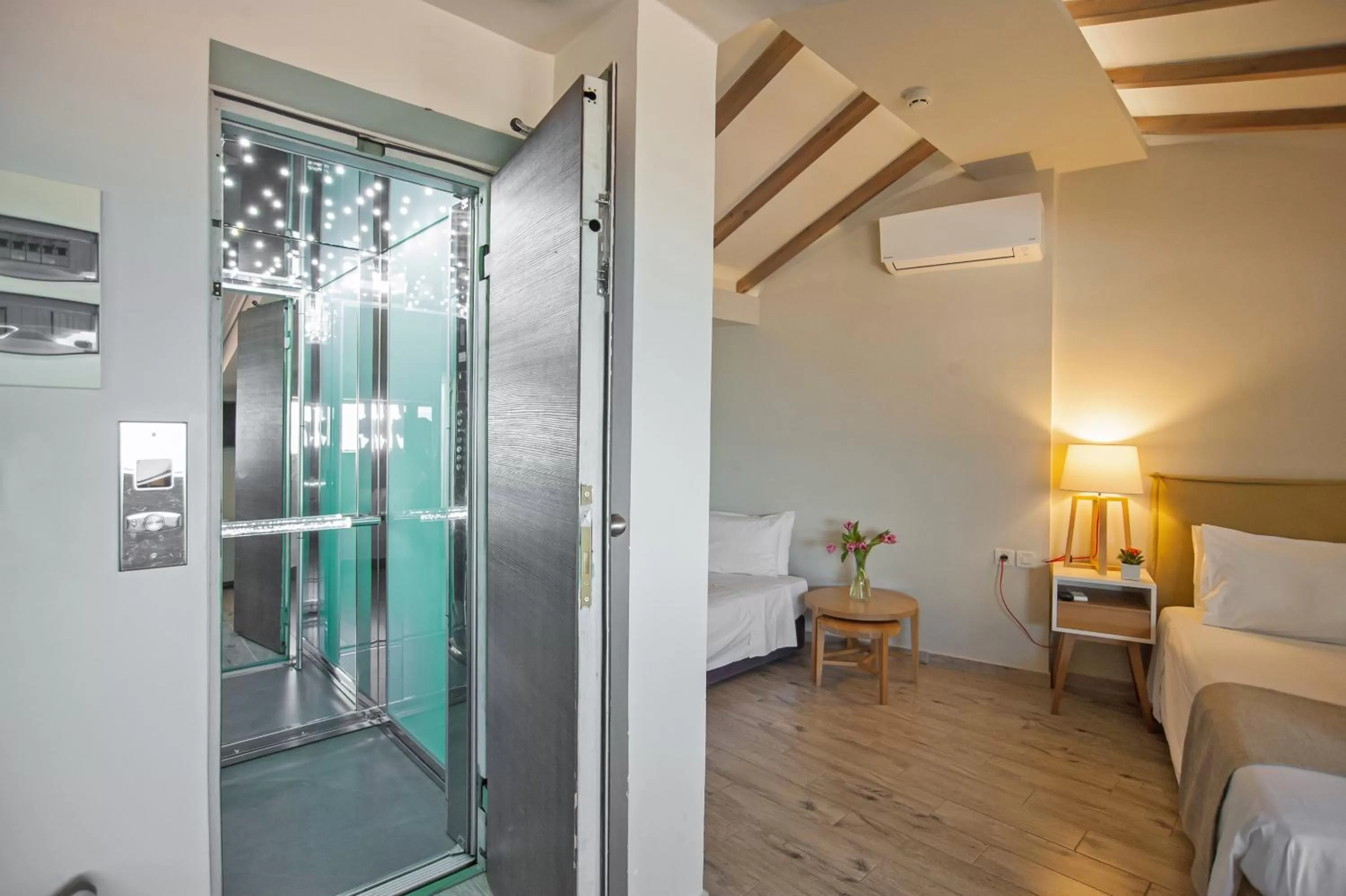 Bedroom, Bed in Fedriades Delphi Hotel