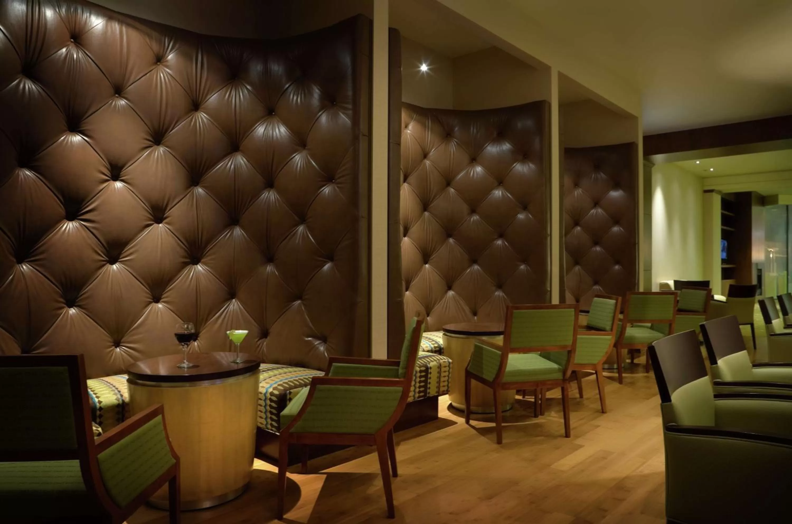 Lounge or bar in DoubleTree by Hilton Hotel & Executive Meeting Center Omaha-Downtown