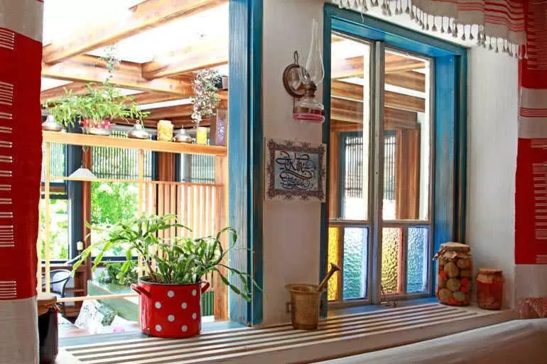 Restaurant/places to eat in Rooms Kibe Mahala