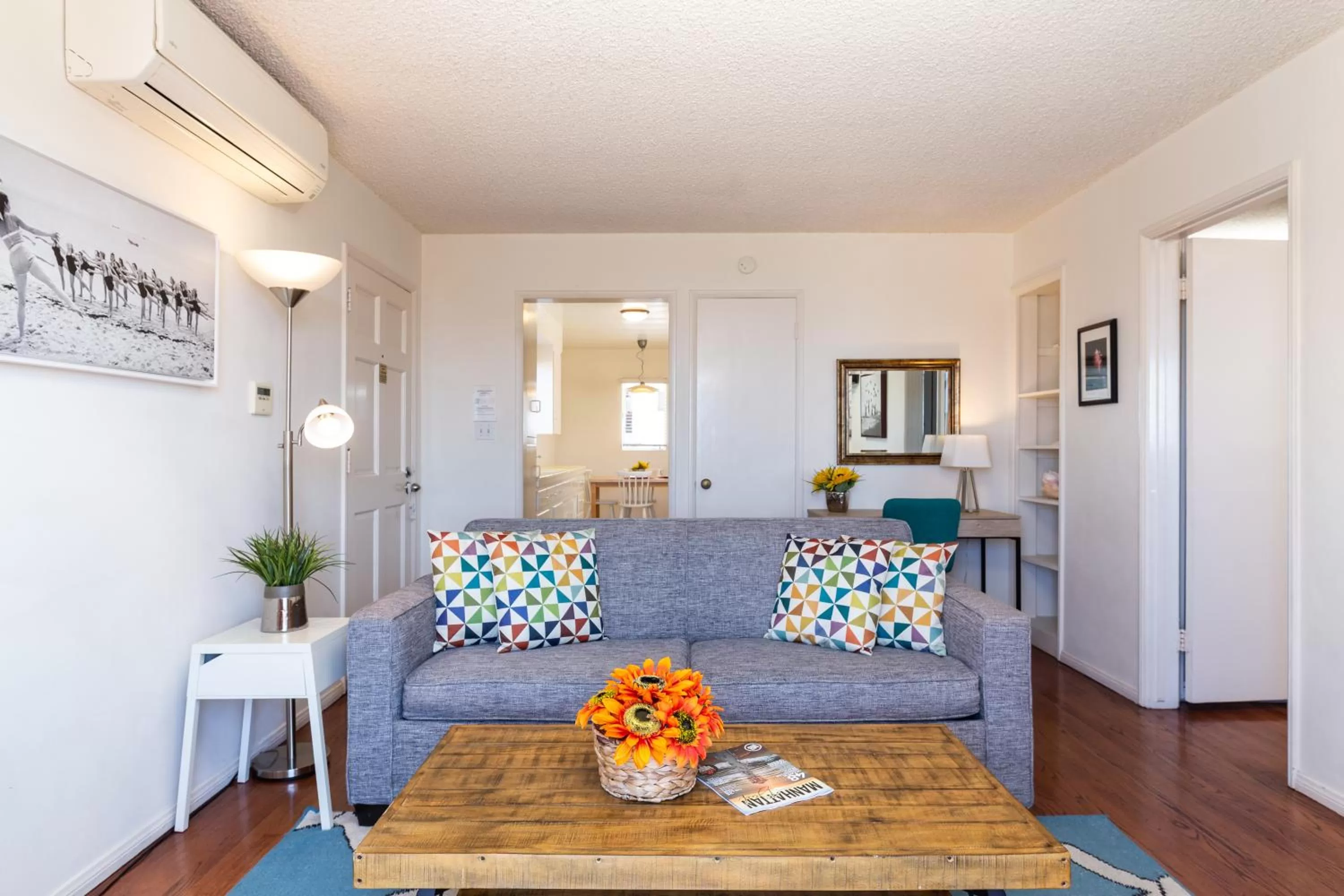 Kitchen or kitchenette in The Sea View Inn At The Beach