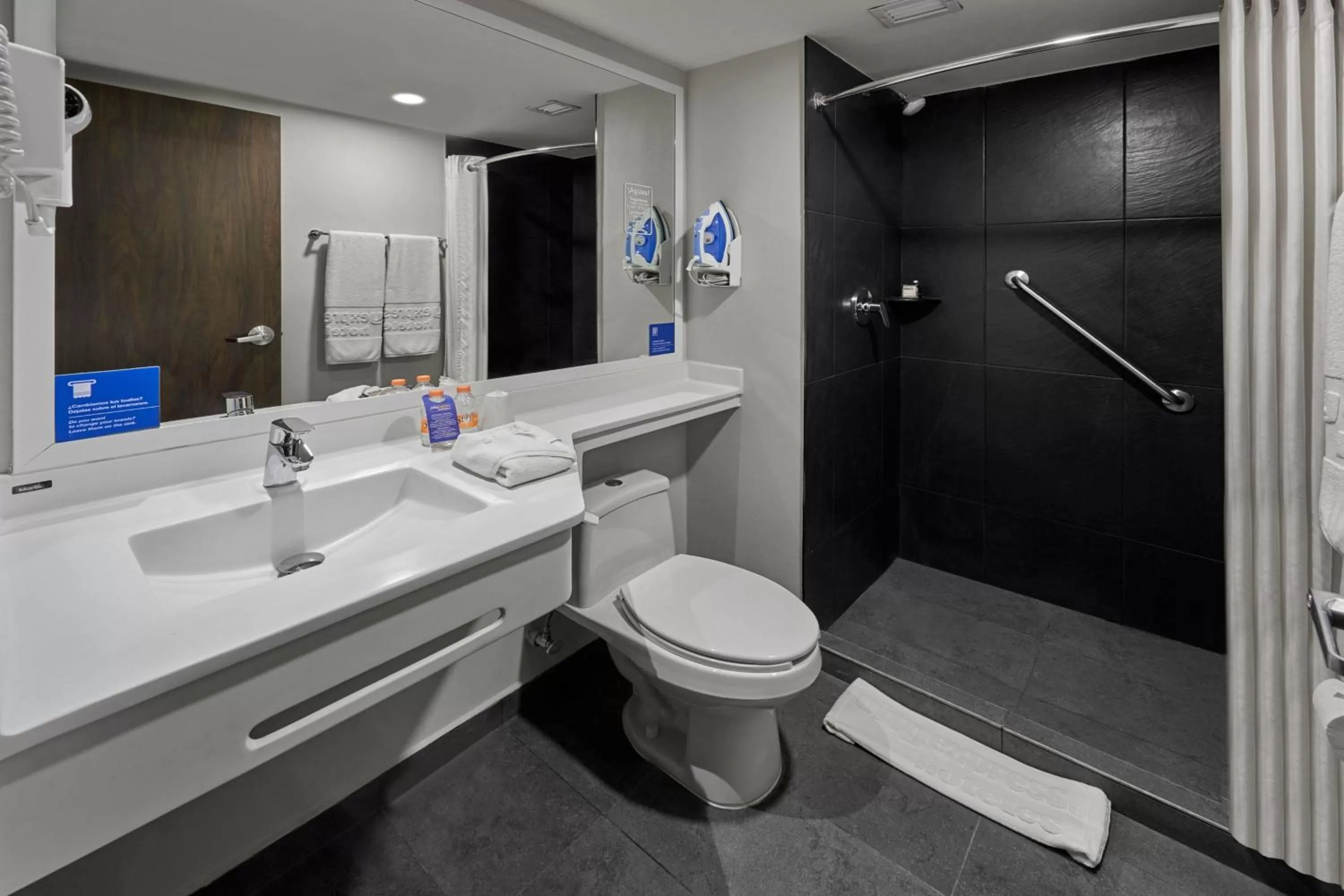 Bathroom in City Express by Marriott Ensenada