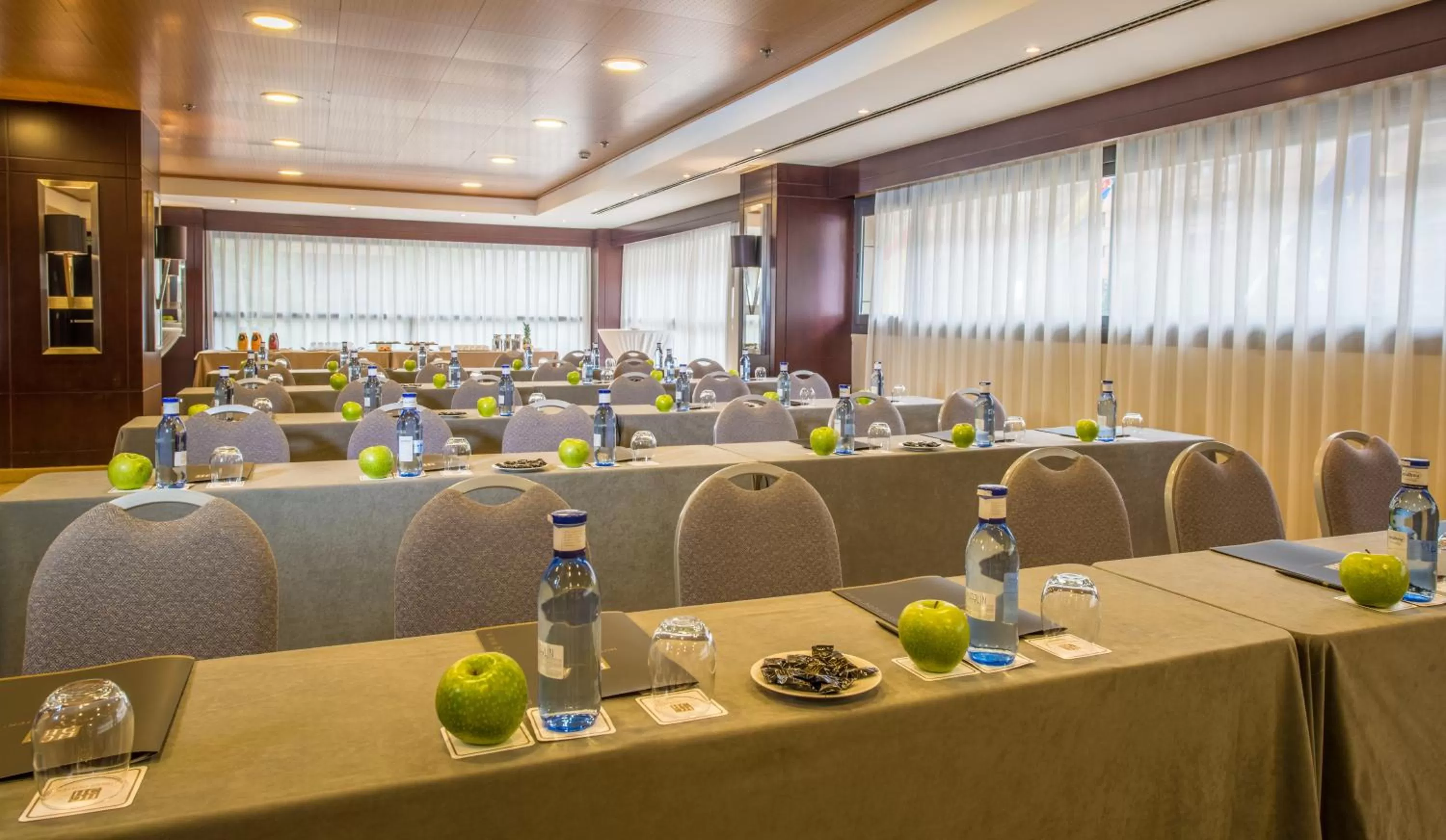 Lounge or bar in Hotel Valencia Center