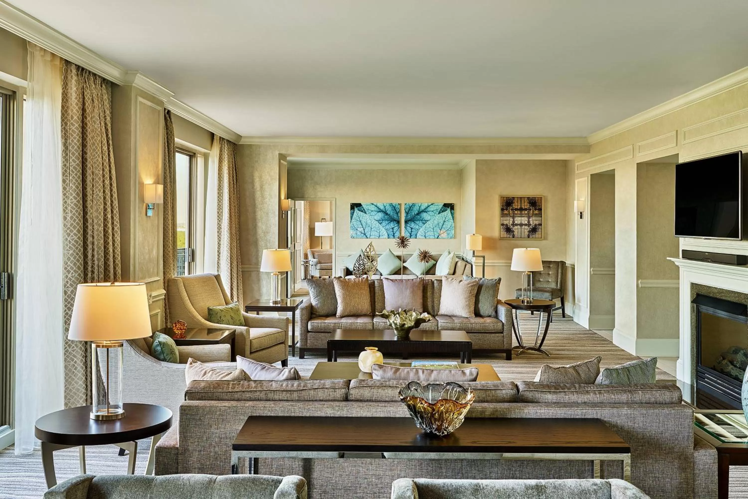 Living room in The Westin Savannah Harbor Golf Resort & Spa