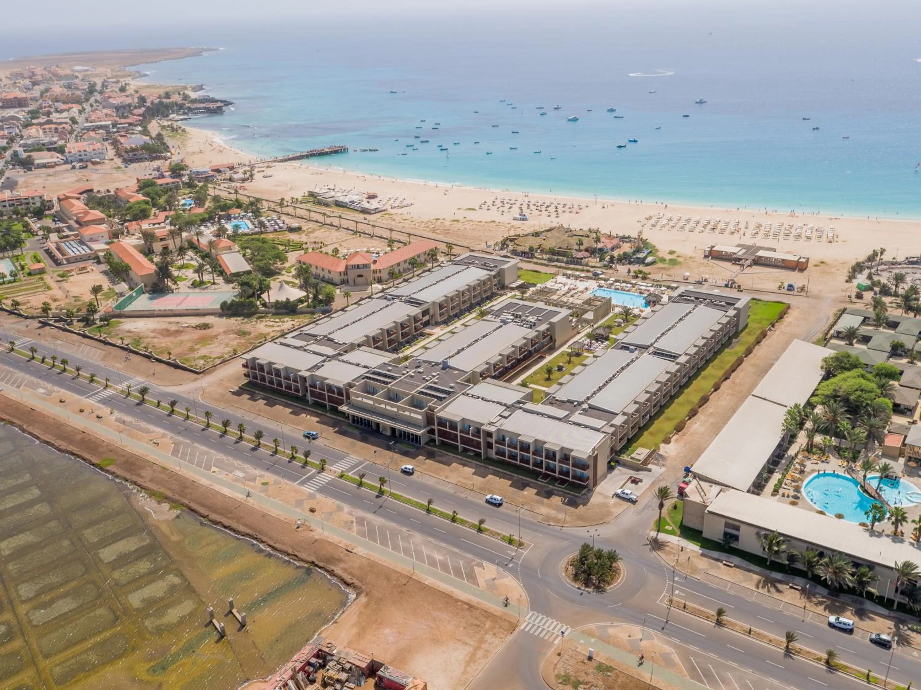 Property building in Oasis Salinas Sea