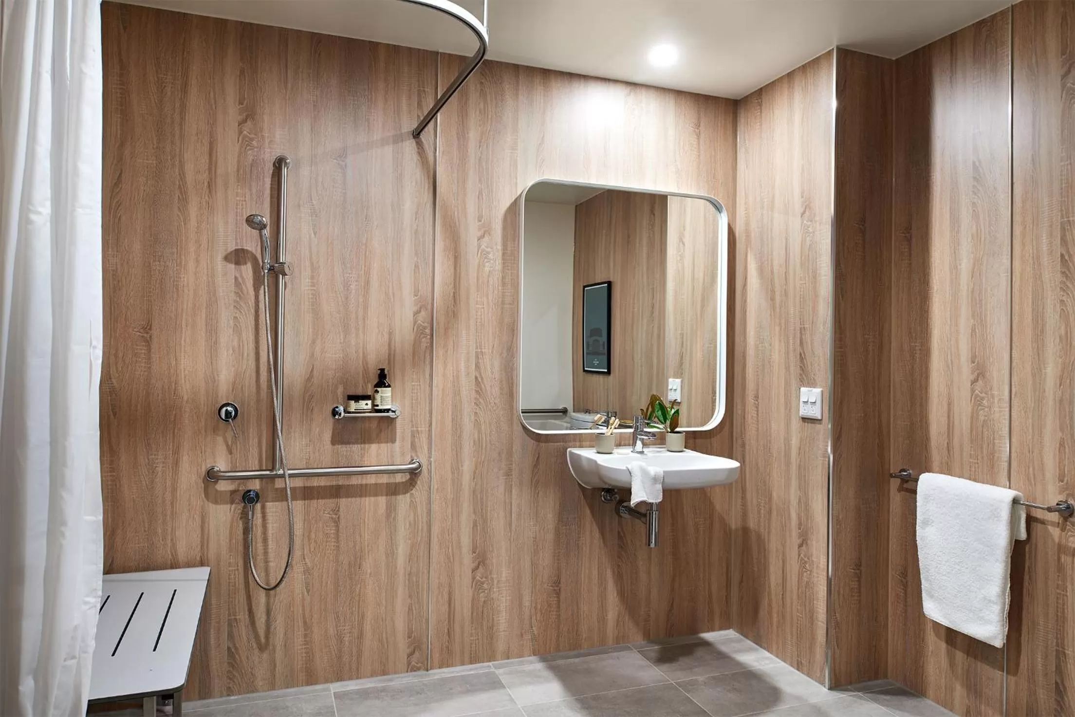 Shower in Veriu Green Square