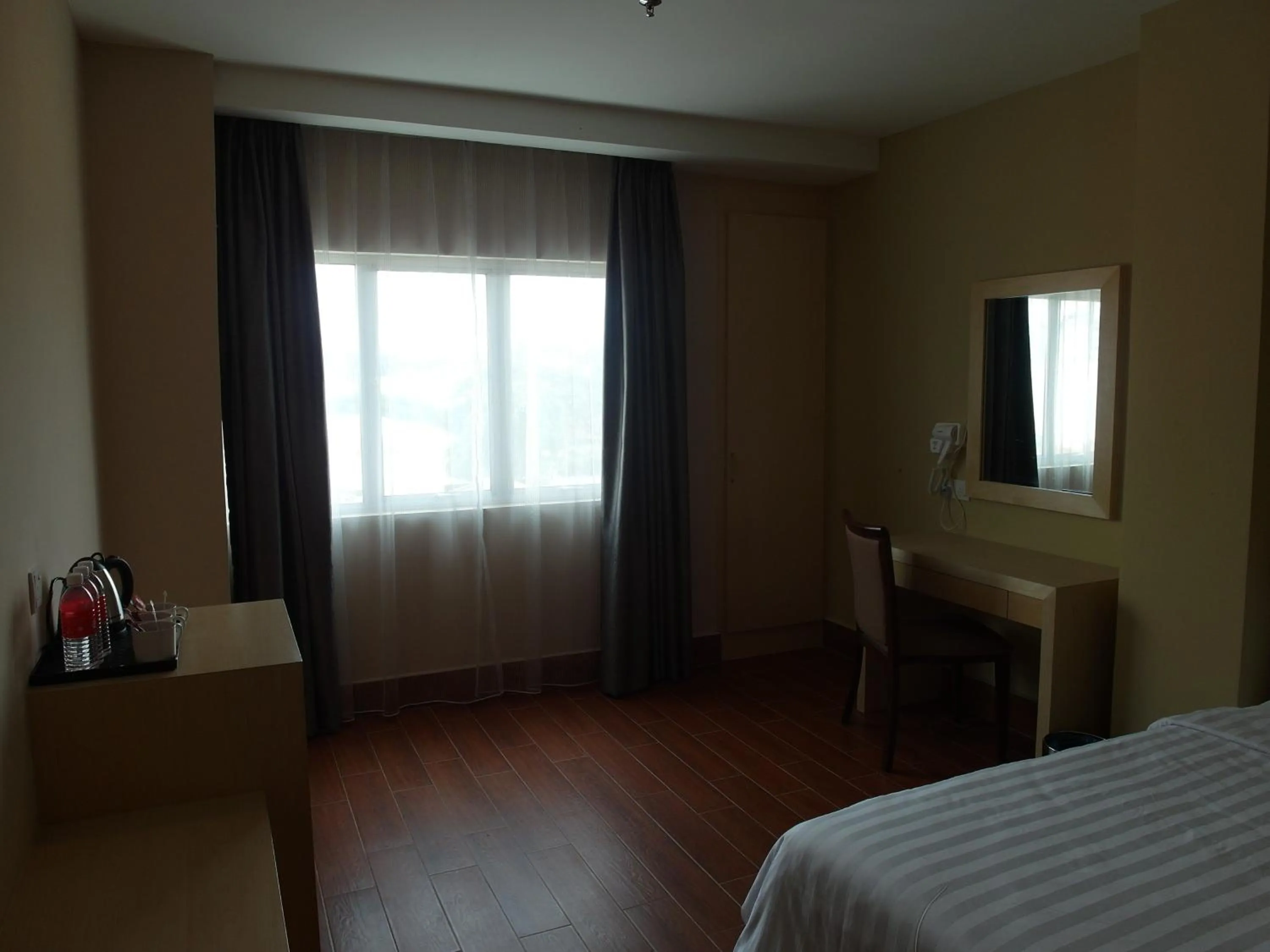 Photo of the whole room, Bed in Metro Hotel @ KL Sentral