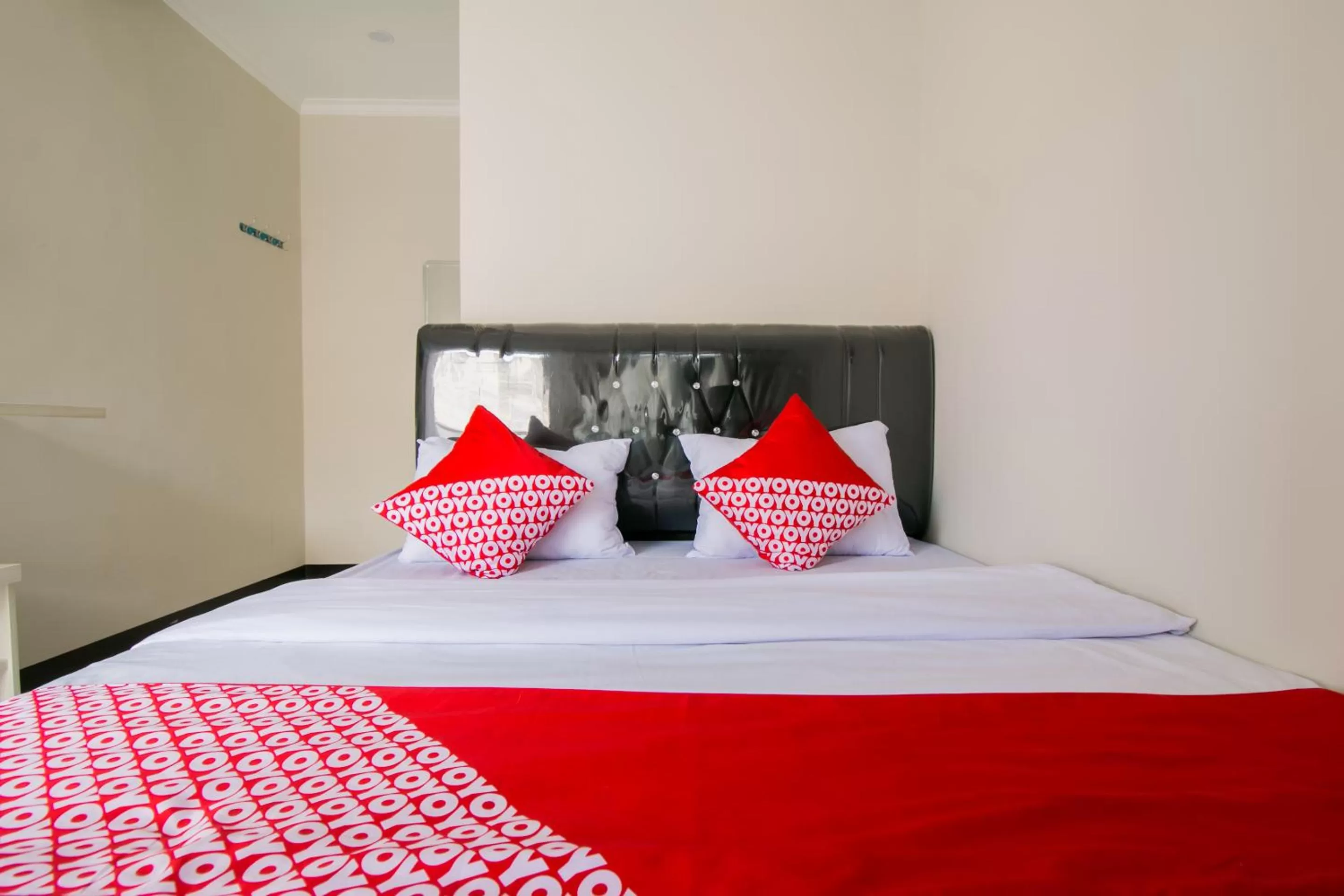 Standard Double Room in OYO 1078 Fakhira Residence