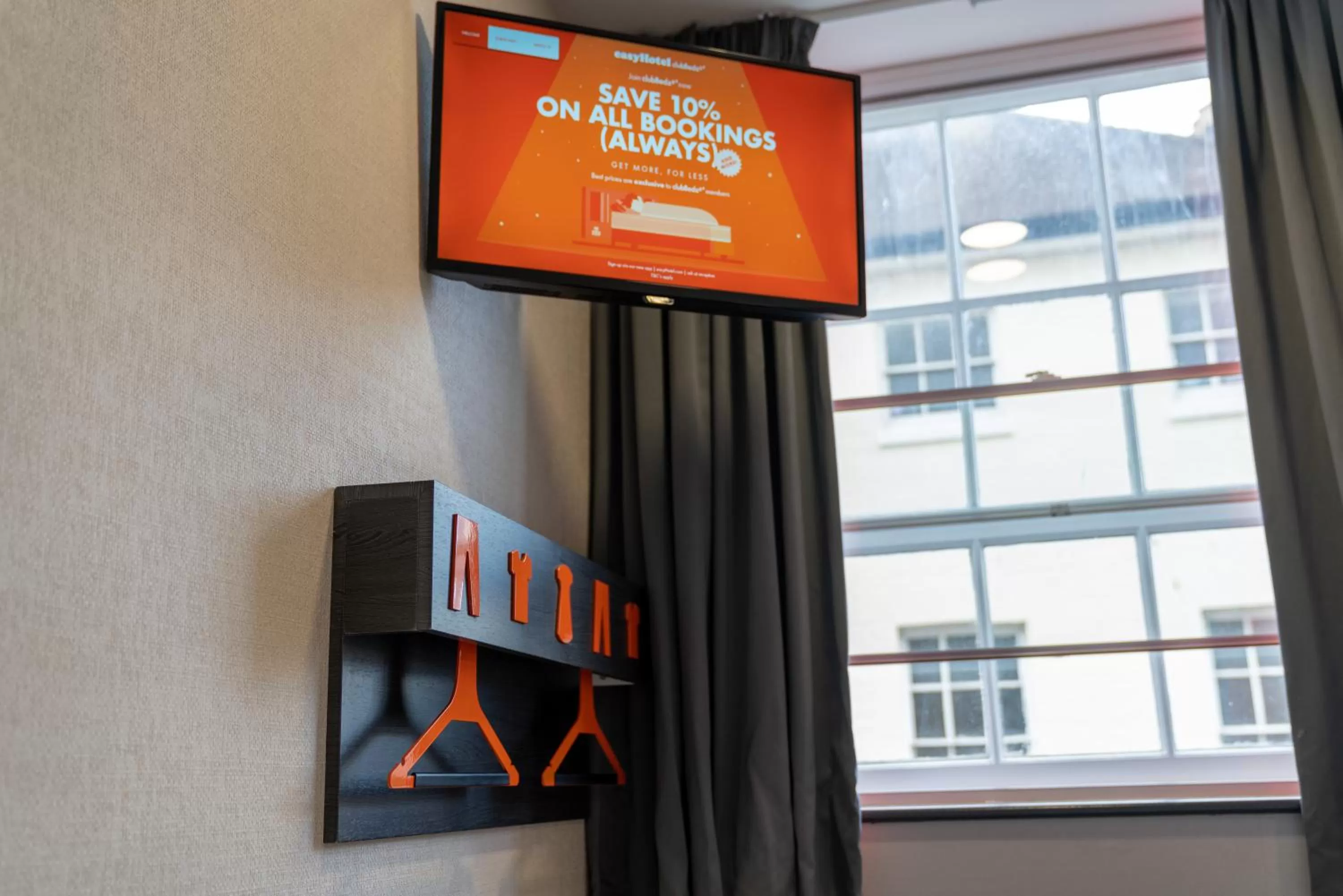 TV and multimedia in easyHotel Ipswich