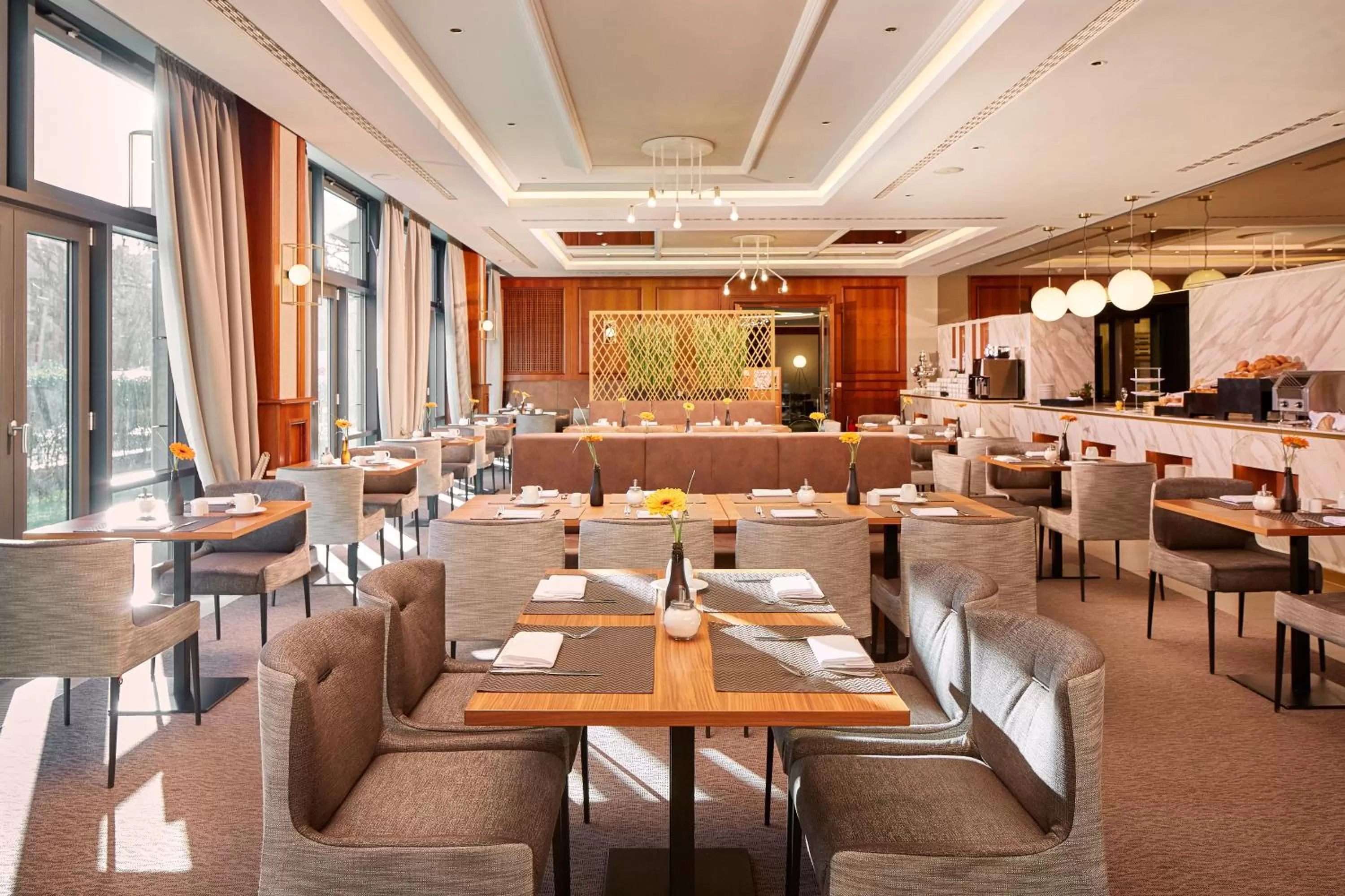 Restaurant/places to eat in HYPERION Hotel Berlin