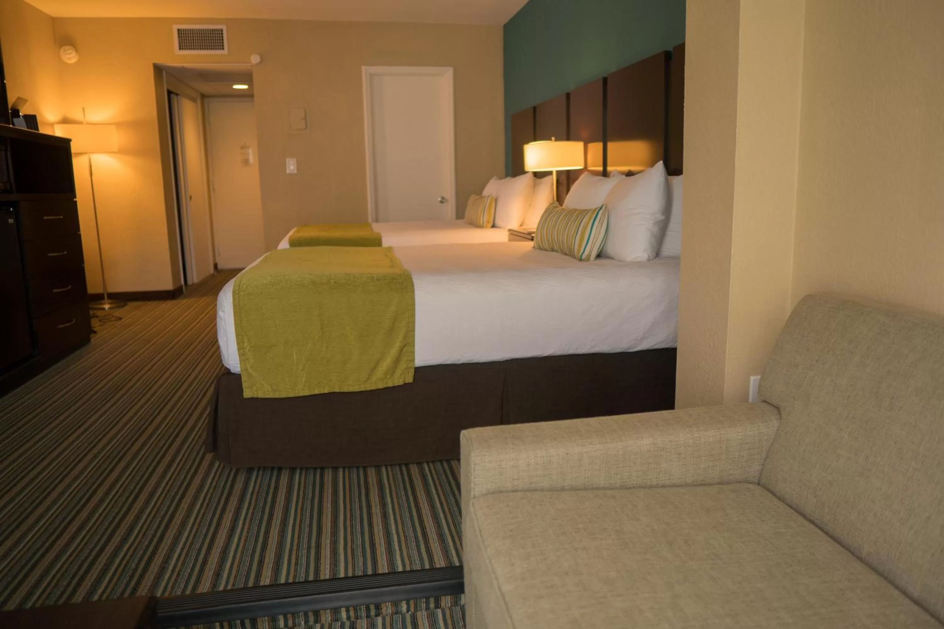 Bed in Best Western On The Bay Inn & Marina