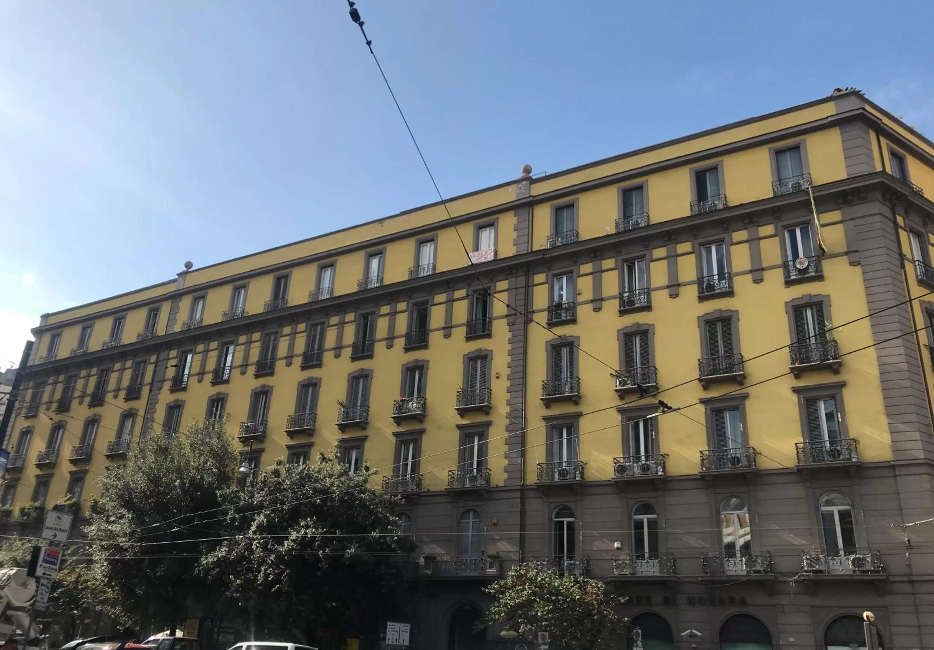 Property building in Napoli DownTown