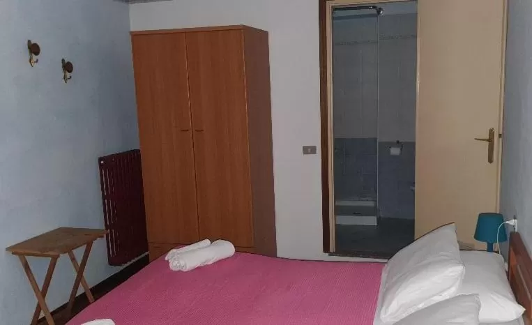 Bed in Hotel Ristorante Luina