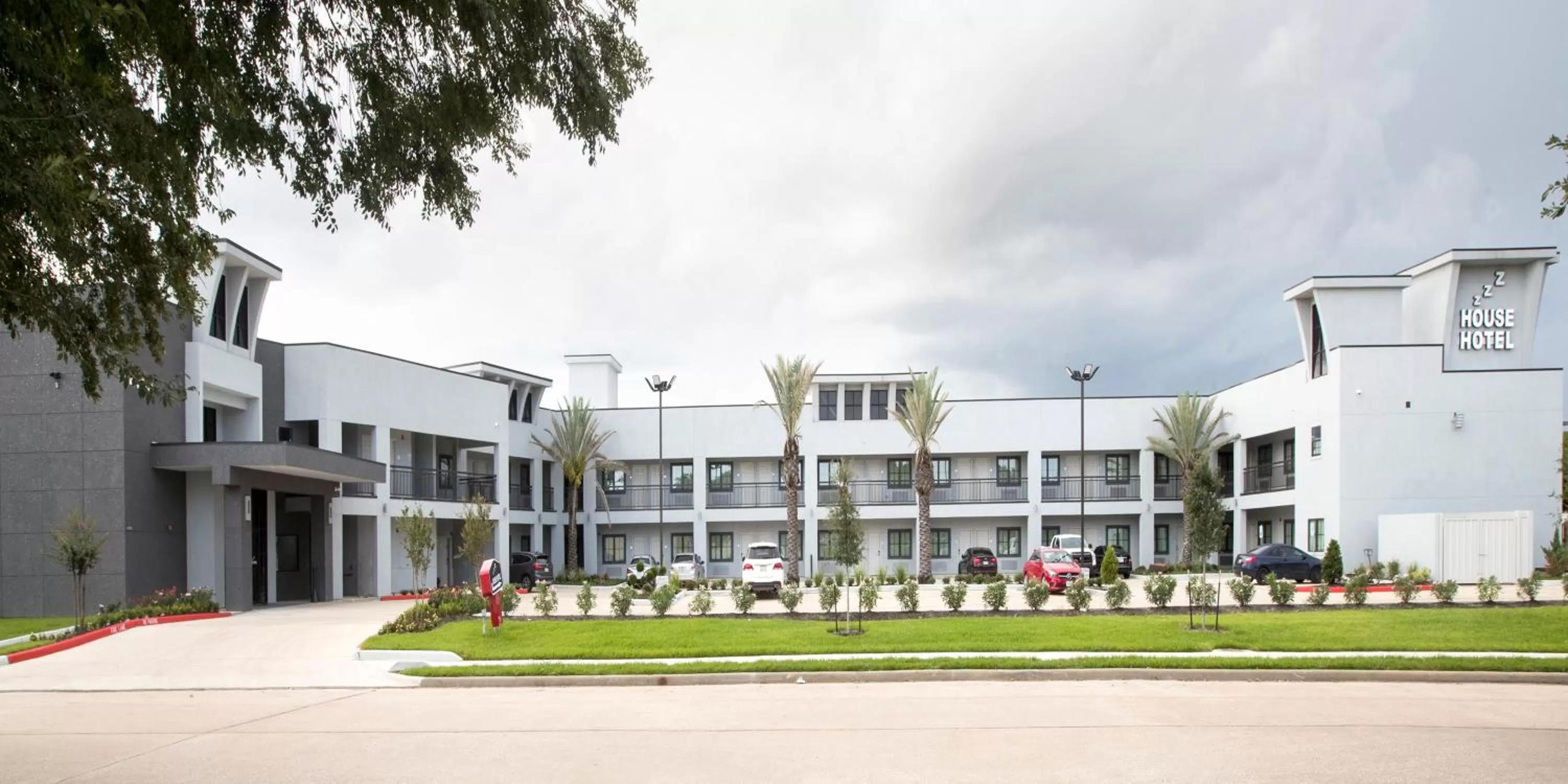 Property building in House Hotel