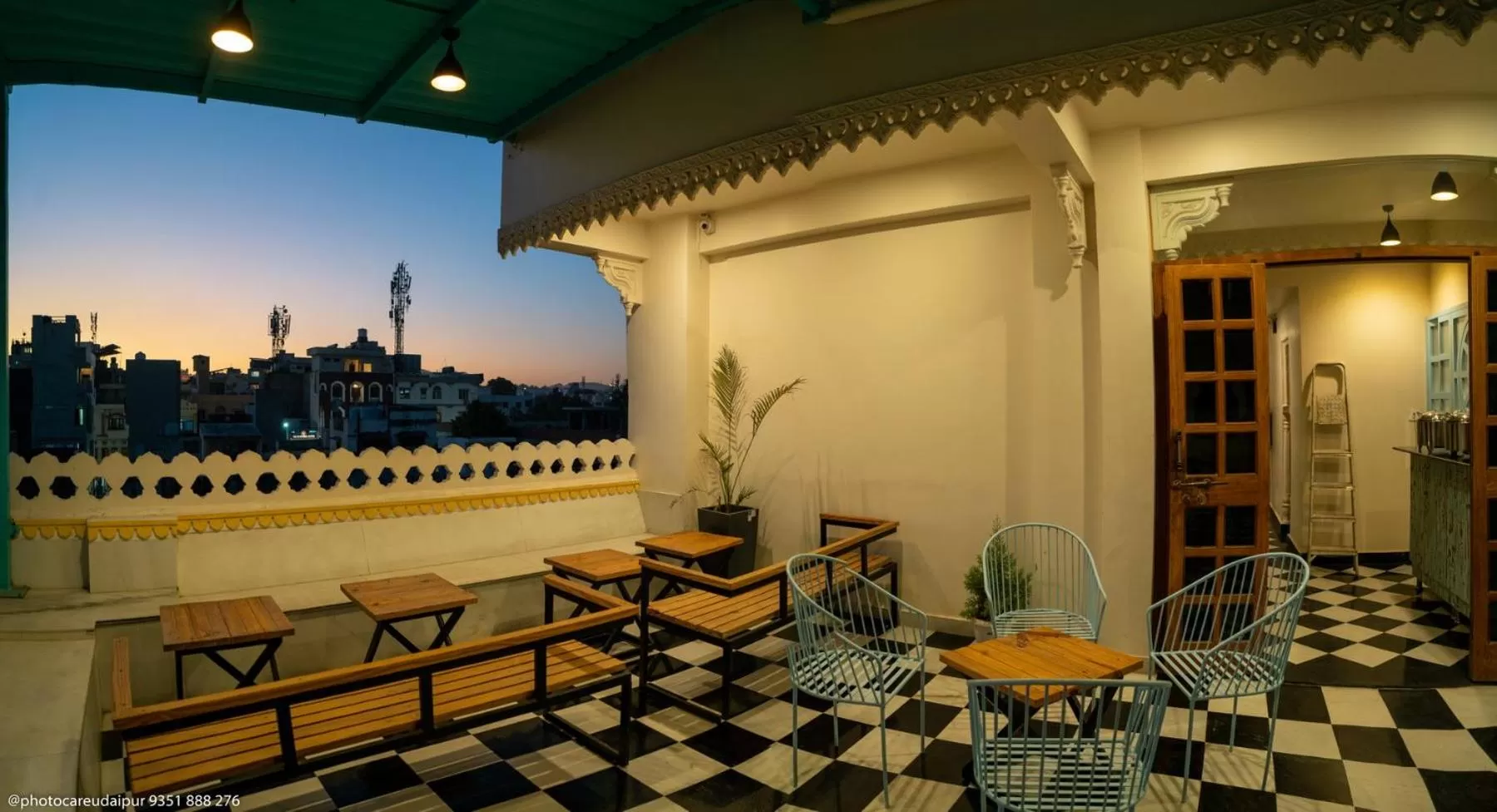 Restaurant/places to eat in Ostel By Orion Hotels -Udaipur