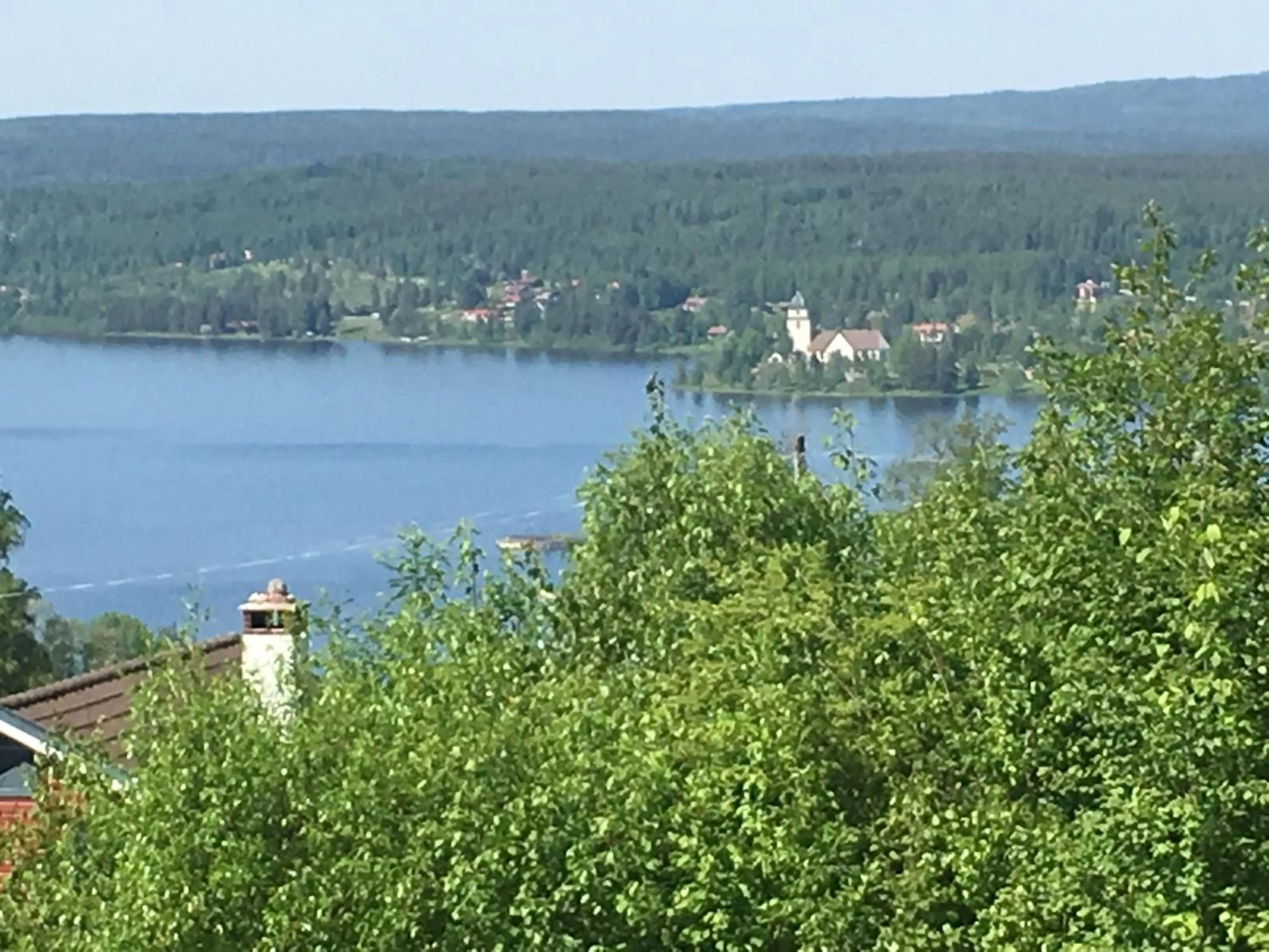 Lake view in Augustas Bed & Breakfast