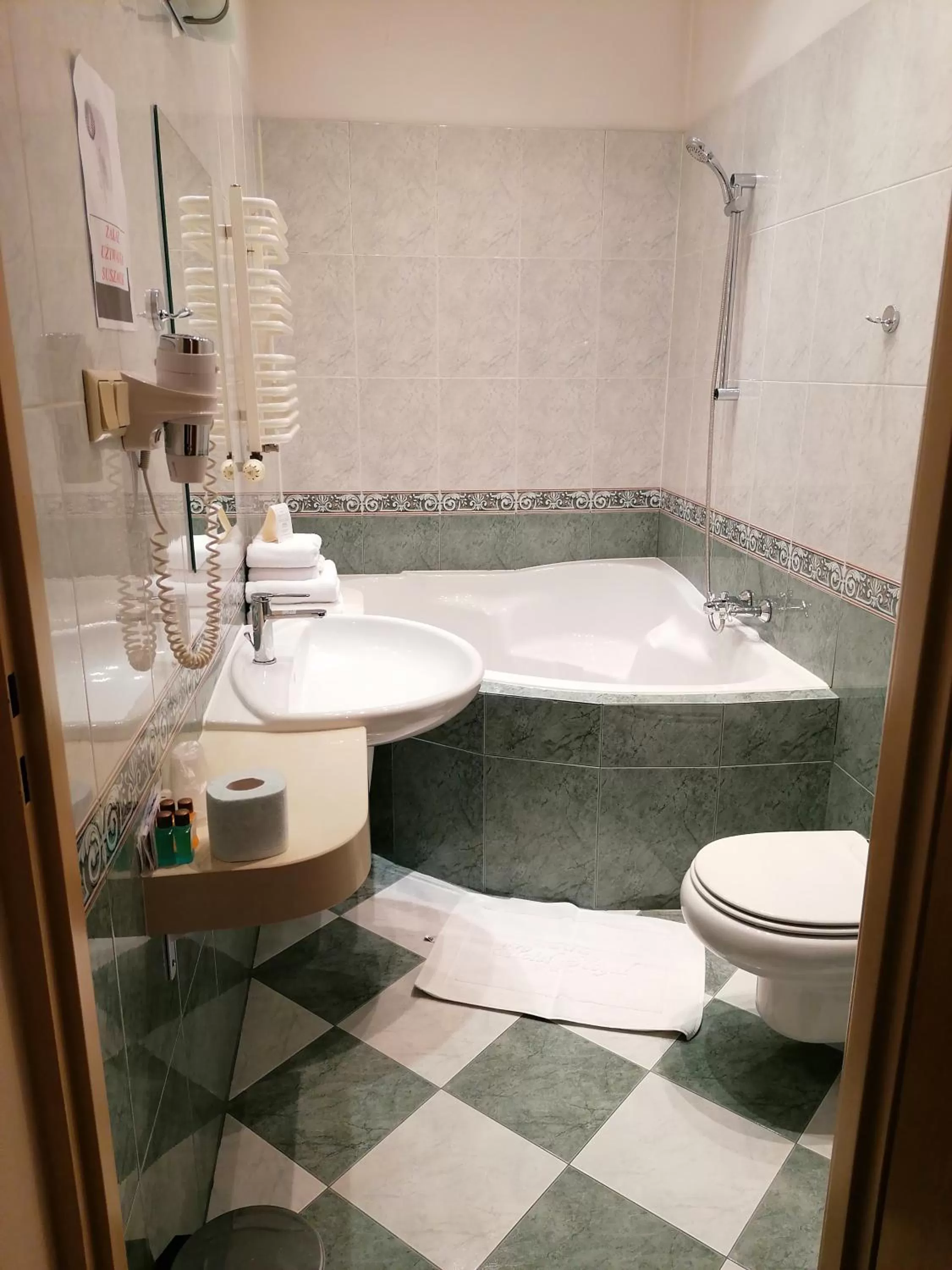 Bathroom in Hotel Royal
