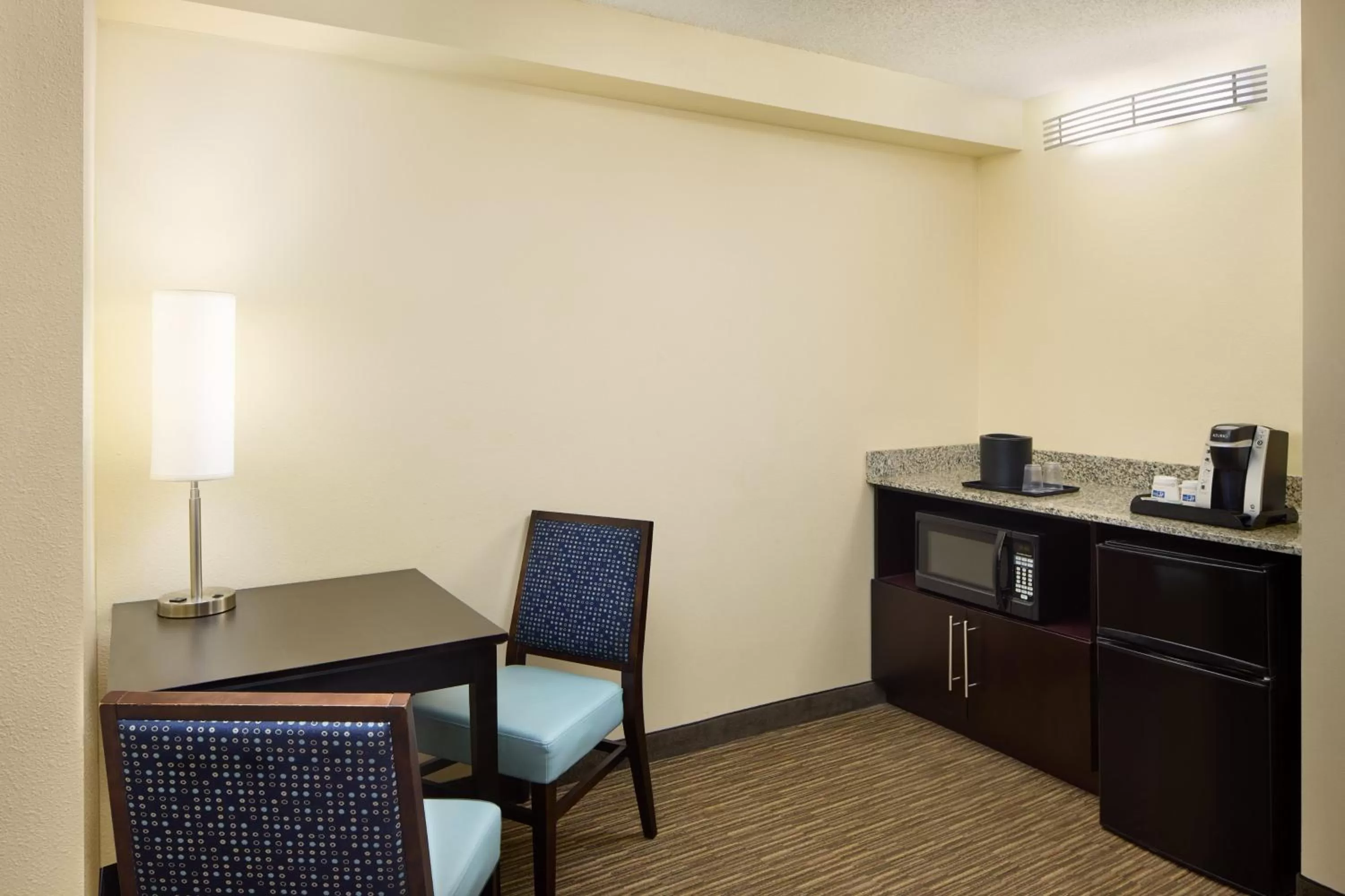 Photo of the whole room in Holiday Inn Express & Suites Alpharetta by IHG