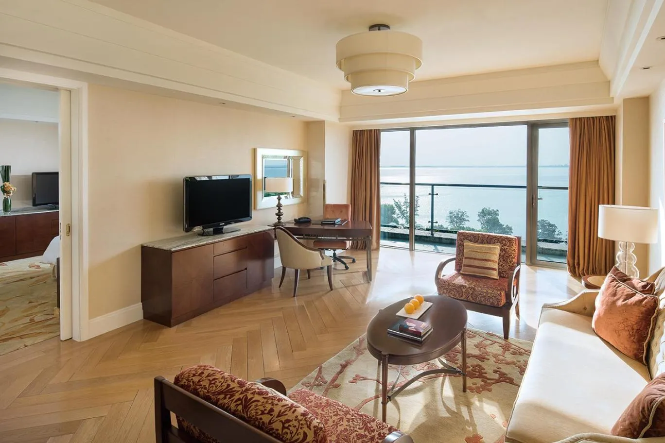 Property building in Fairmont Yangcheng Lake