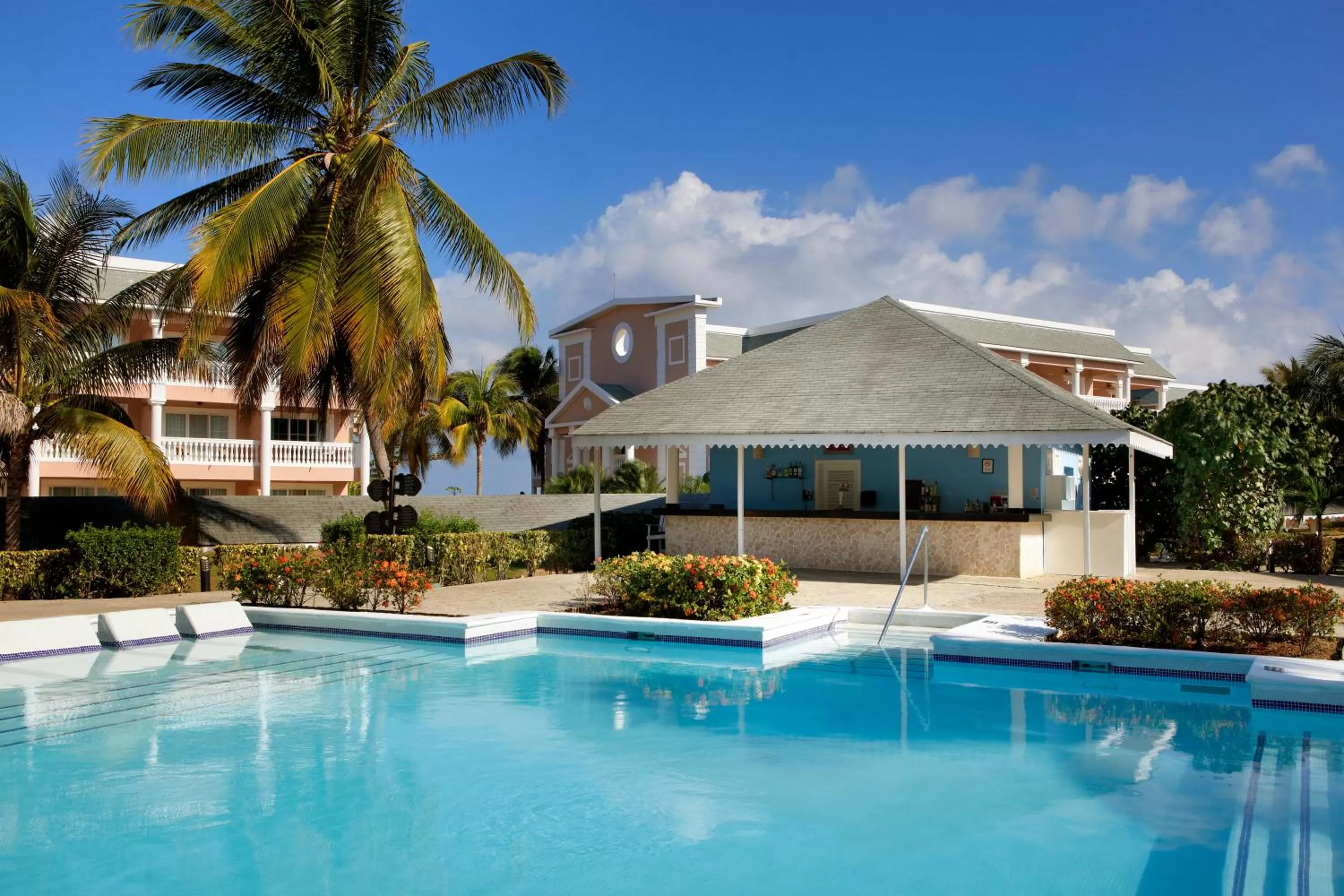 Swimming pool in Grand Palladium Jamaica Resort & Spa All Inclusive