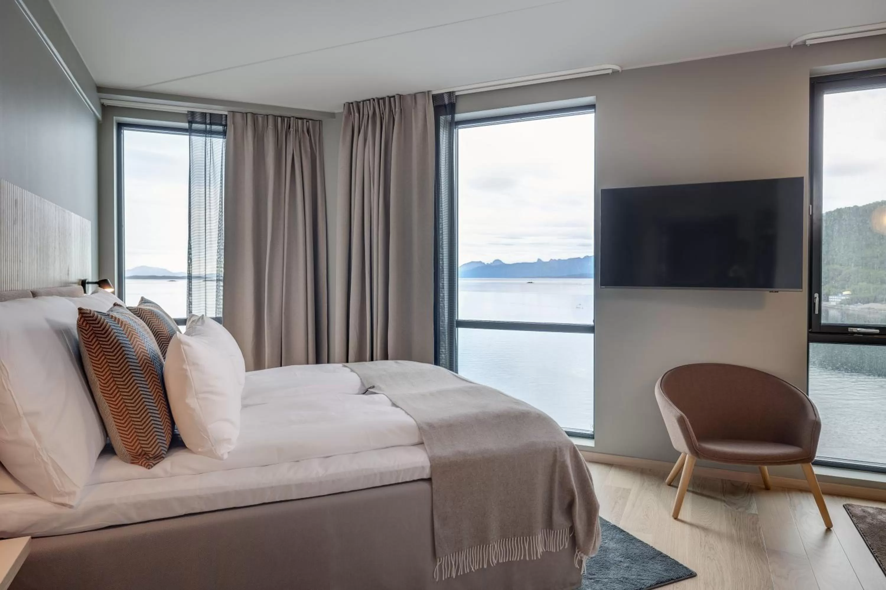 View (from property/room), Bed in Quality Hotel Harstad
