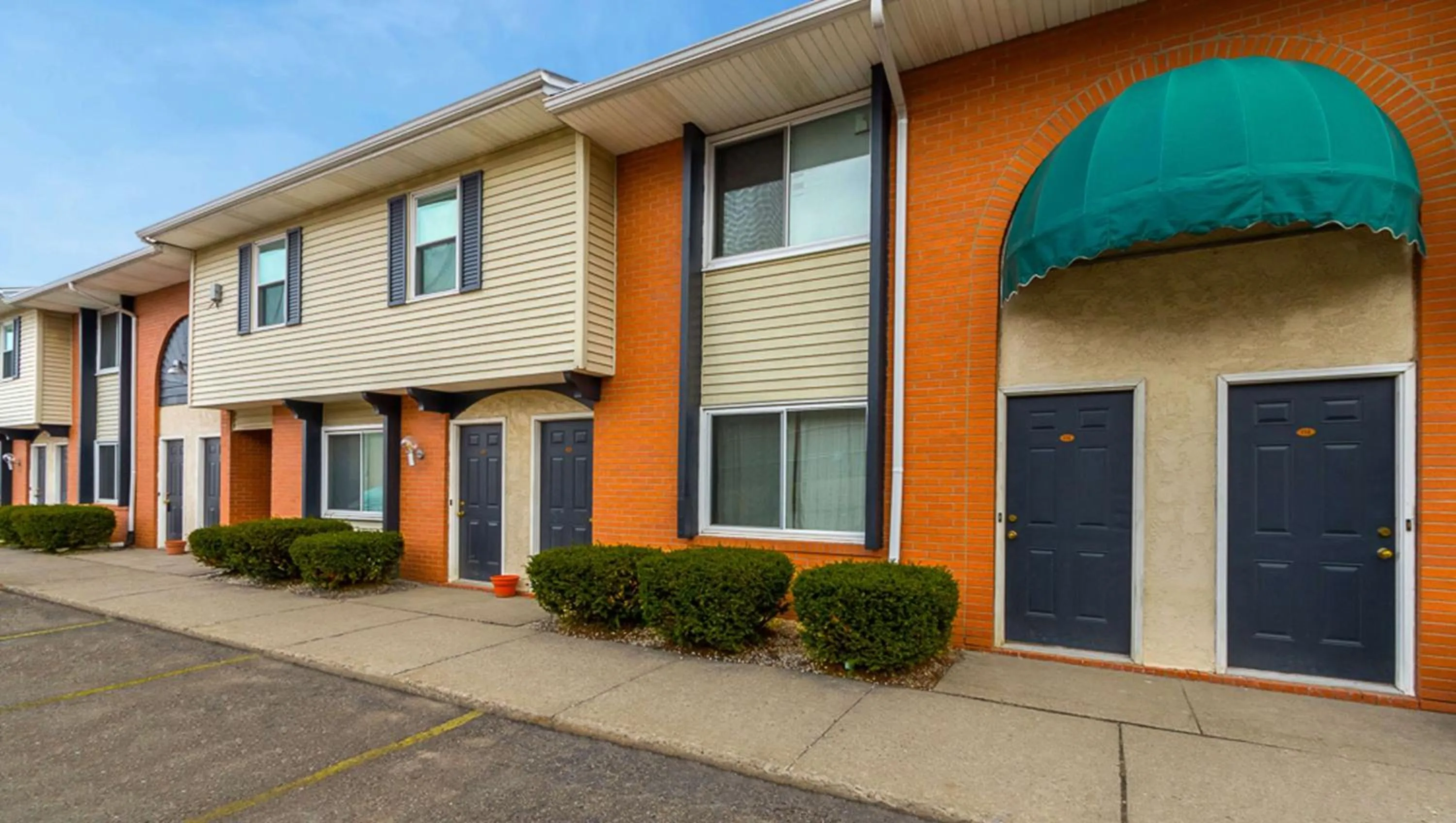 Property building in Magnuson Hotel Extended Stay Canton Ohio