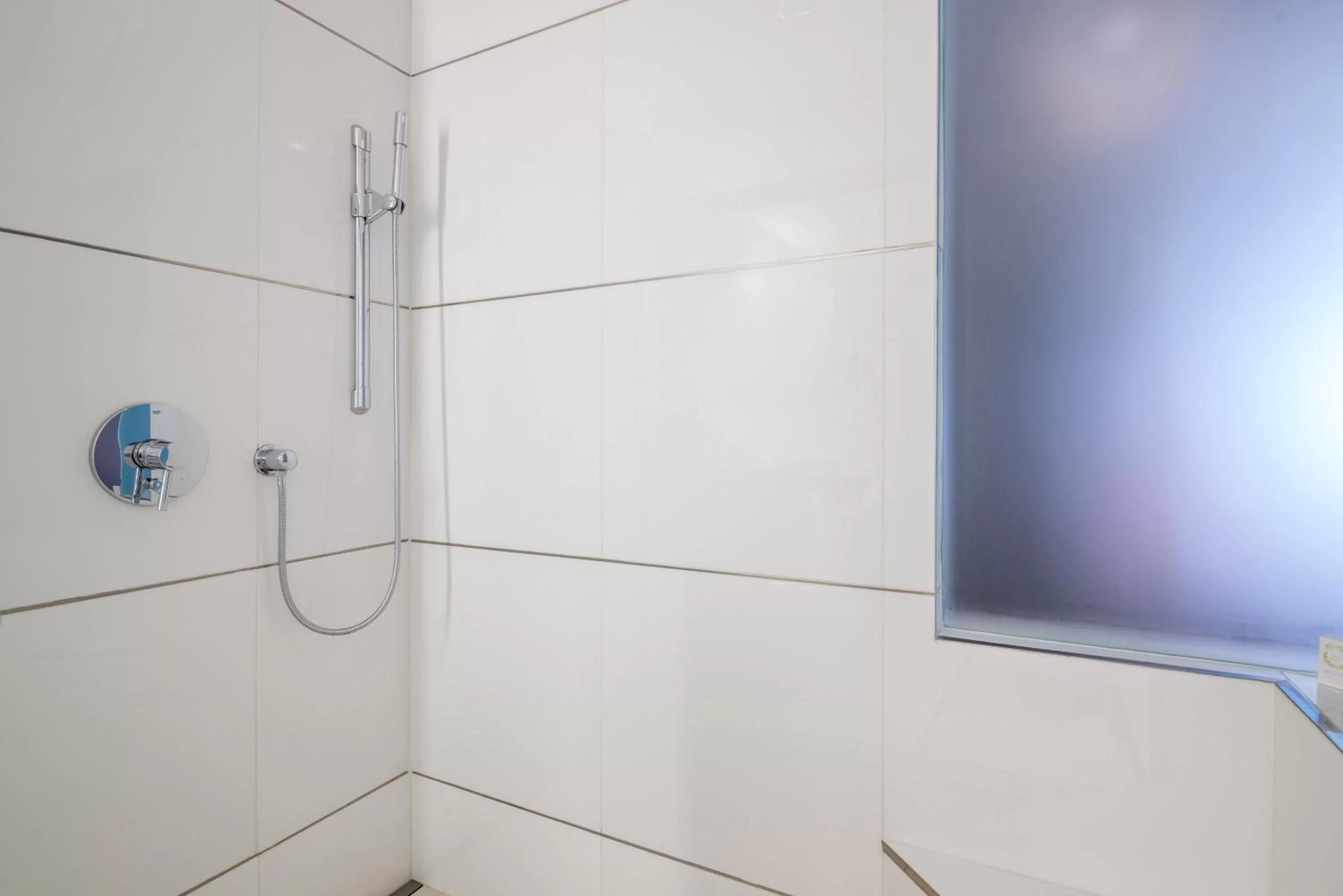 Bathroom in The Marlin Hotel