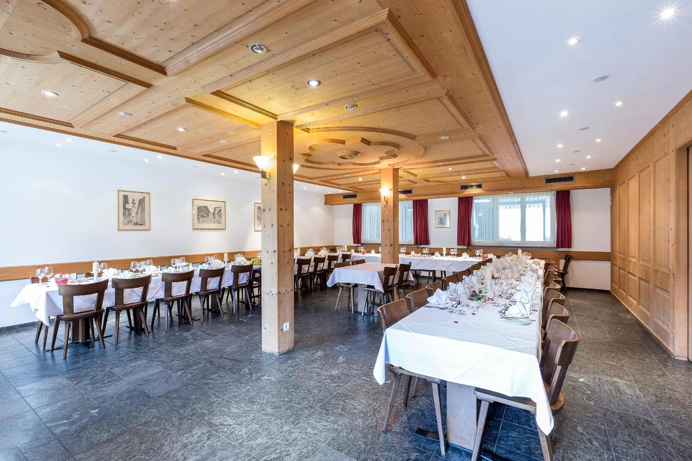 Restaurant/places to eat in Hotel Alpina