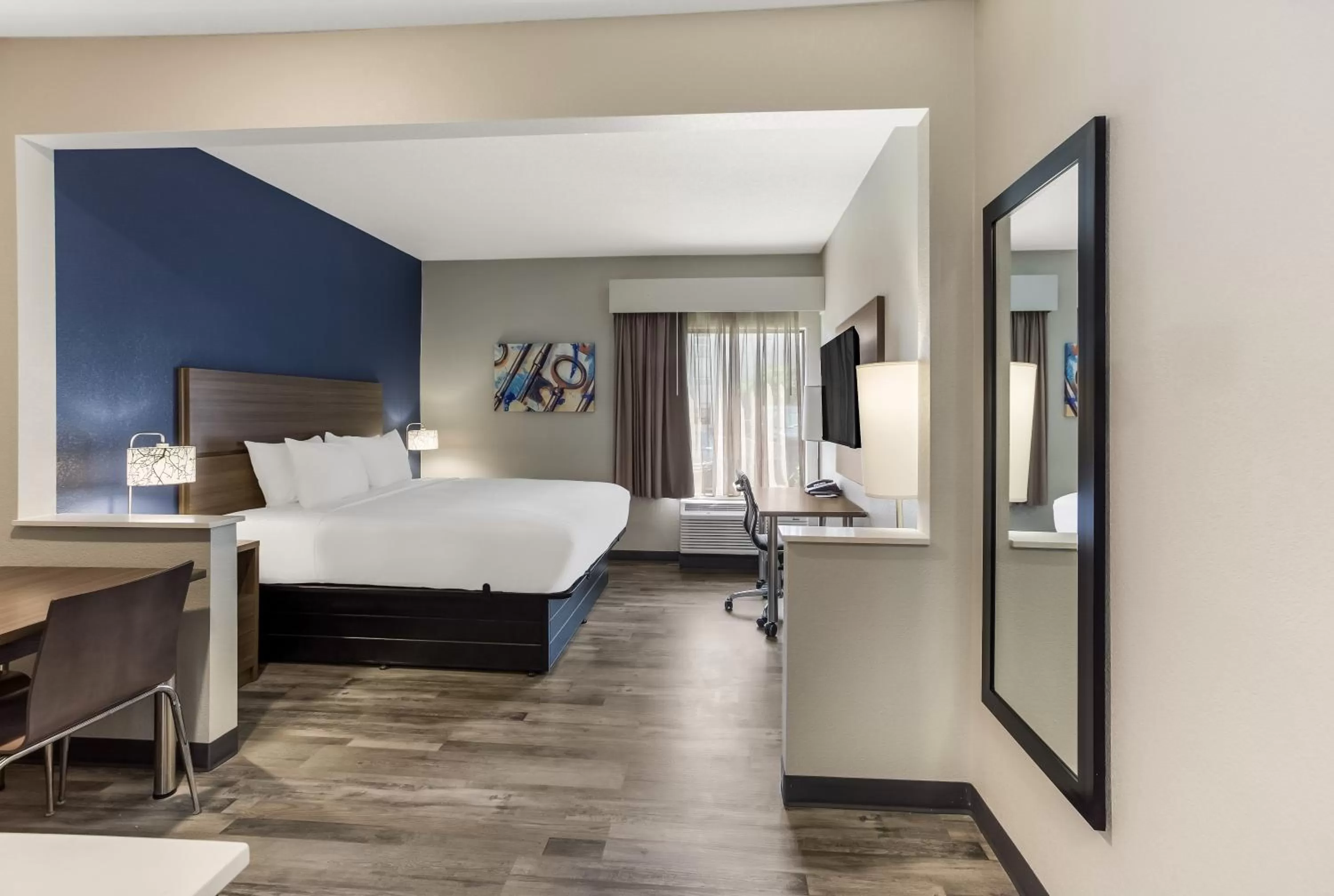 Bed in MainStay Suites Bourbonnais - Kankakee