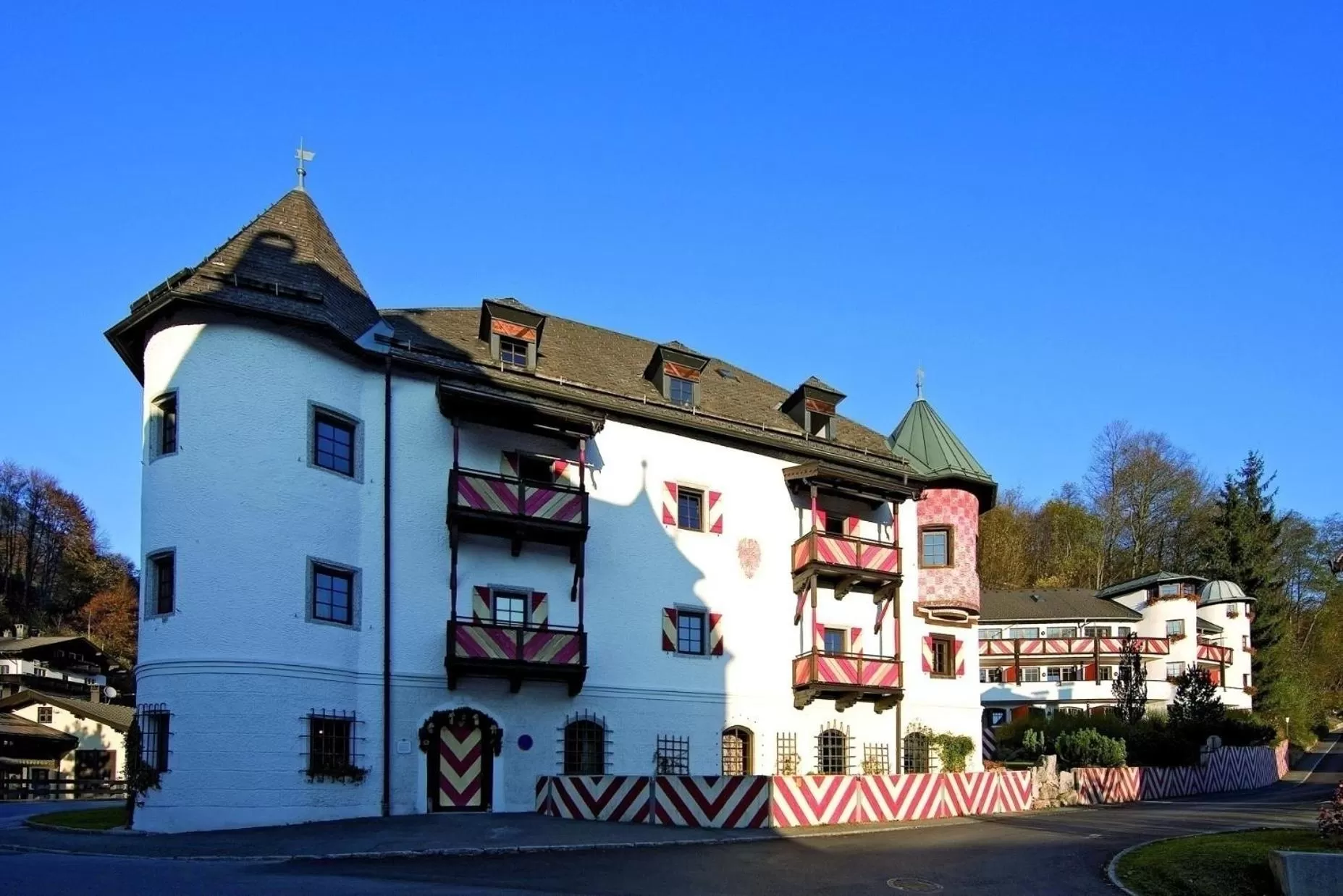 Property building in Family Hotel Schloss Rosenegg